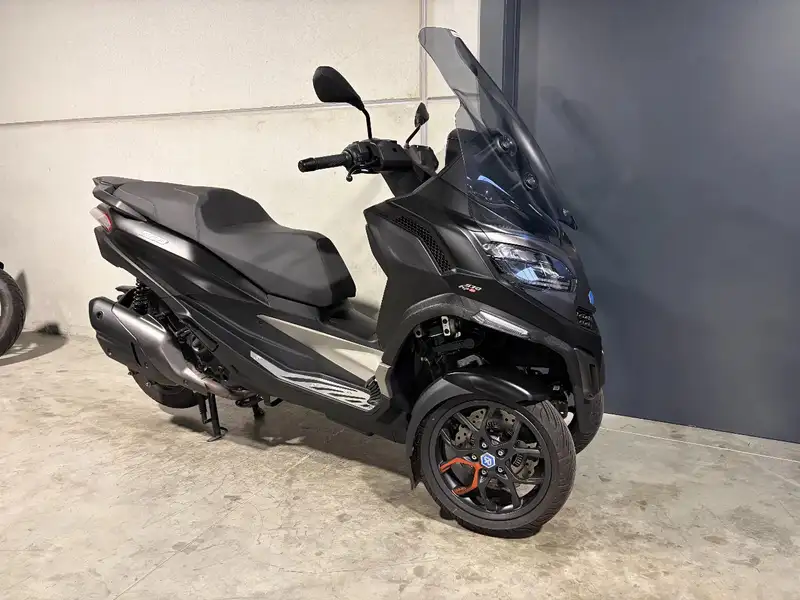 Piaggio MP3 530