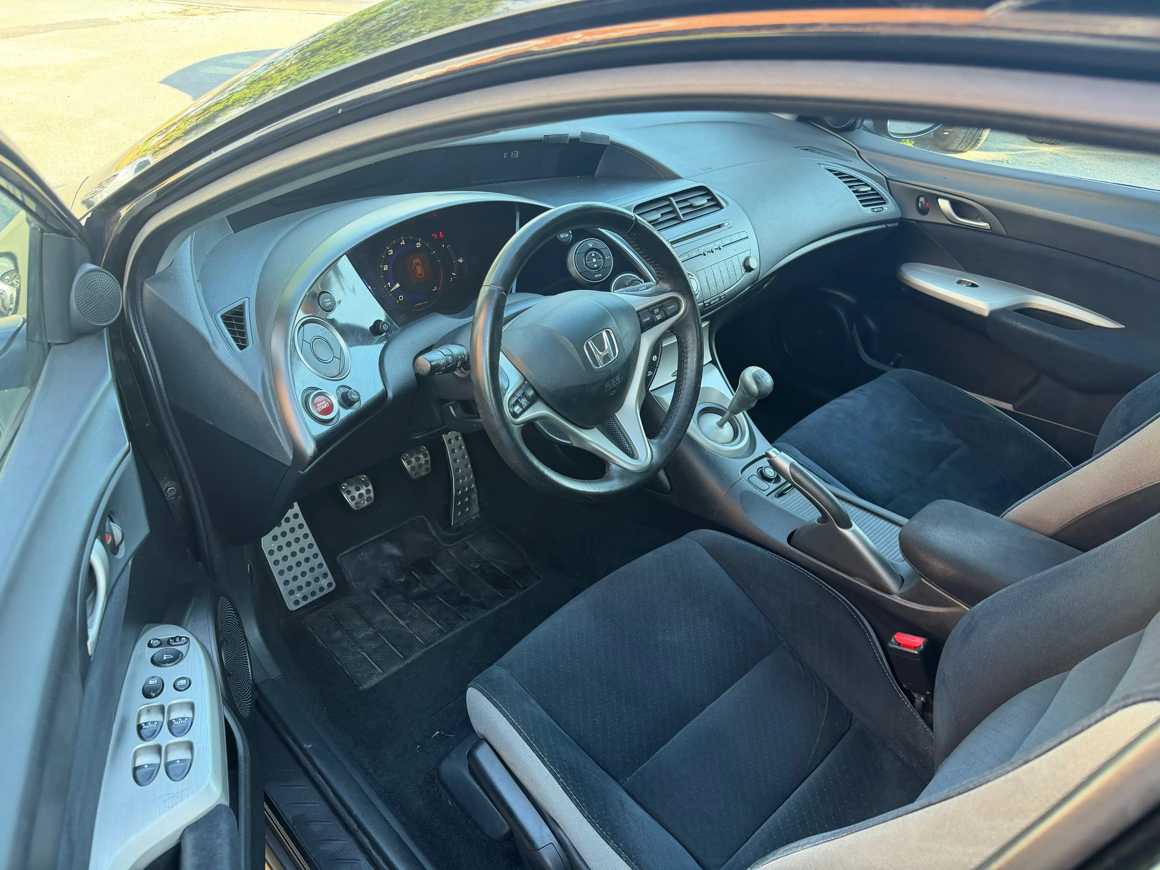 Honda Civic 1.8i 16v VTEC Sport **Garantie** — photo 11