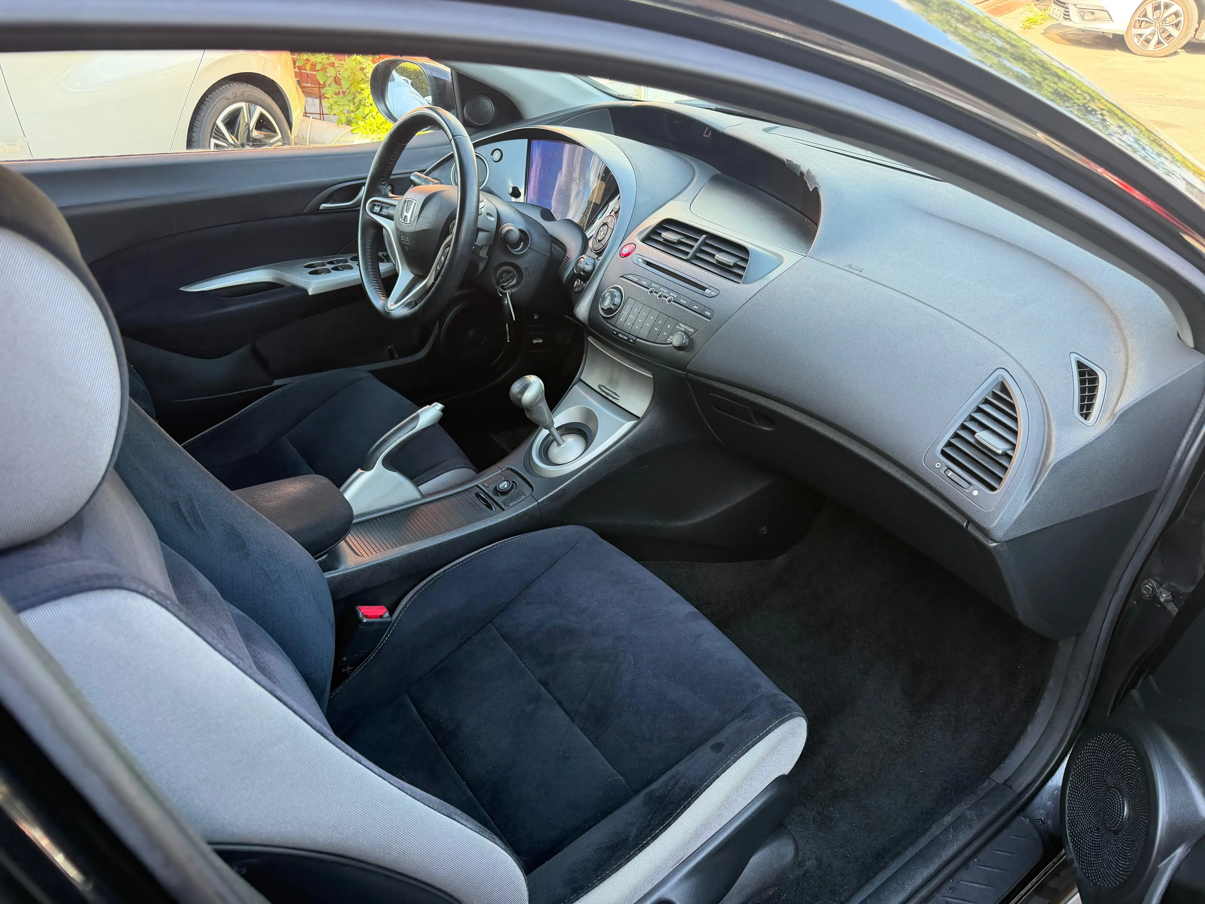 Honda Civic 1.8i 16v VTEC Sport **Garantie** — photo 9
