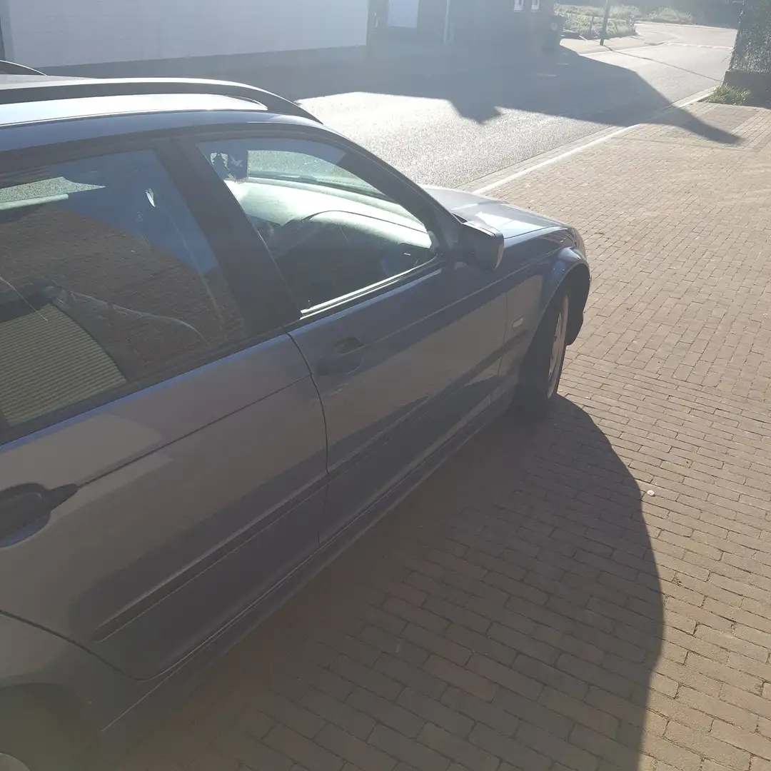 BMW 330 318i Executive Blauw - 1