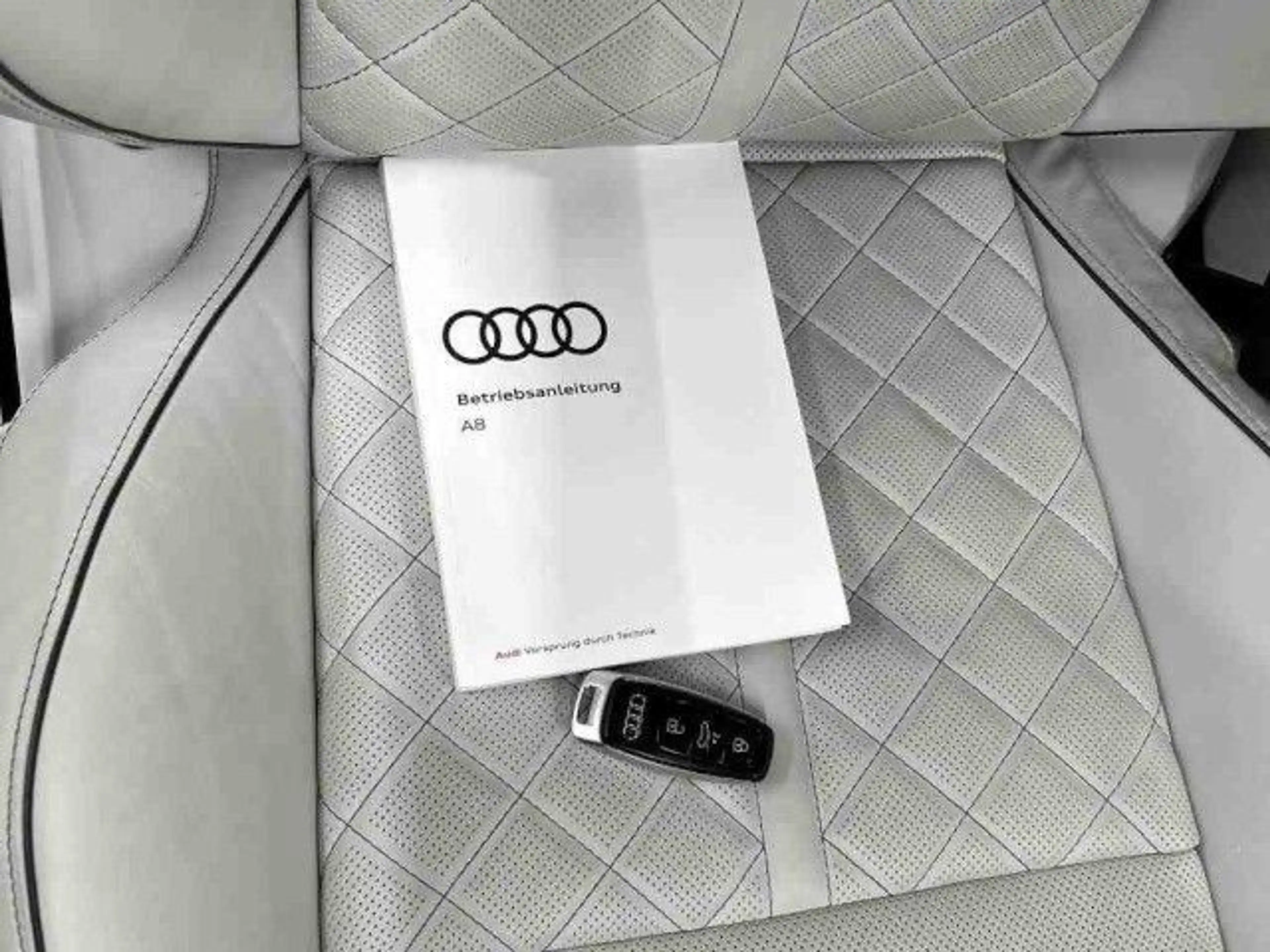 Audi S8 Lim 4.0 quattro MATRIX+B&O+PANO+AHK+STDHZ+HUD — photo 14