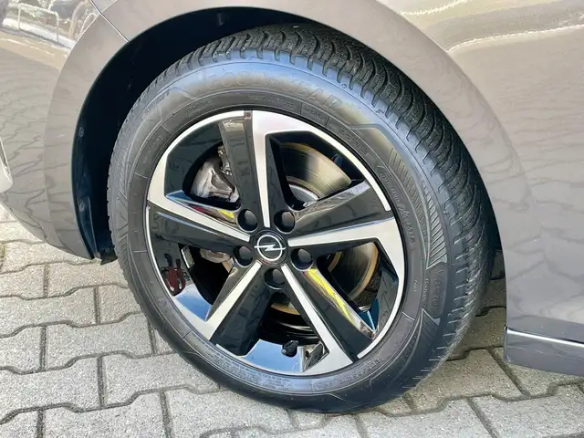 Opel Astra view 9