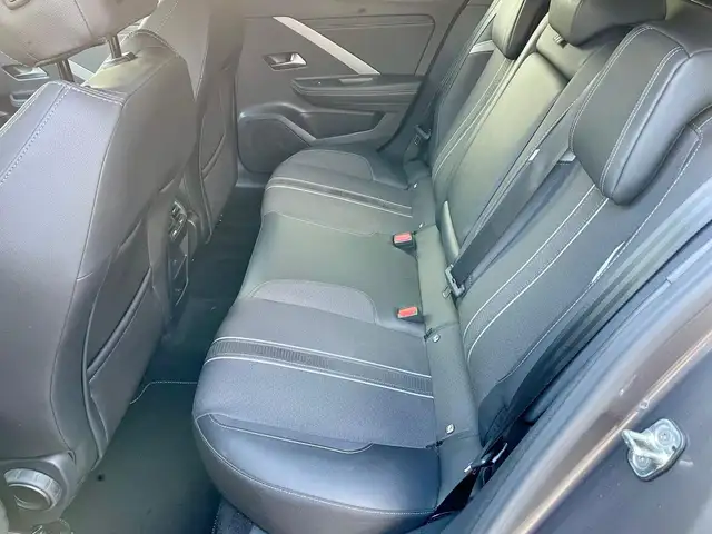 Opel Astra view 28