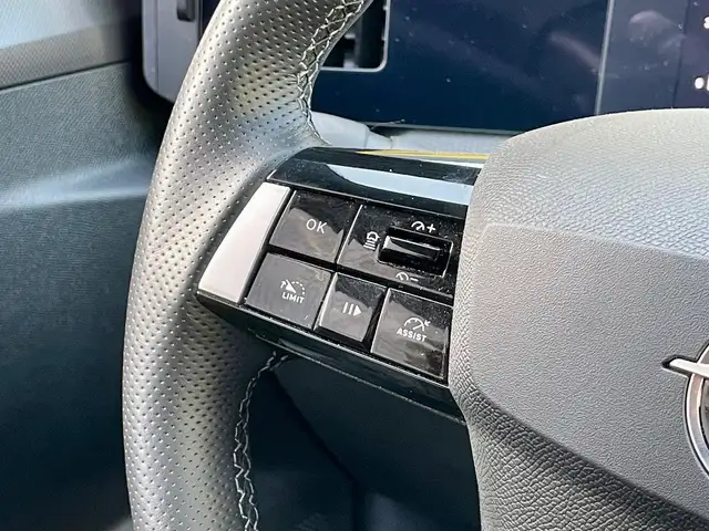 Opel Astra view 13
