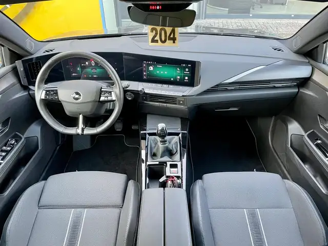 Opel Astra view 11