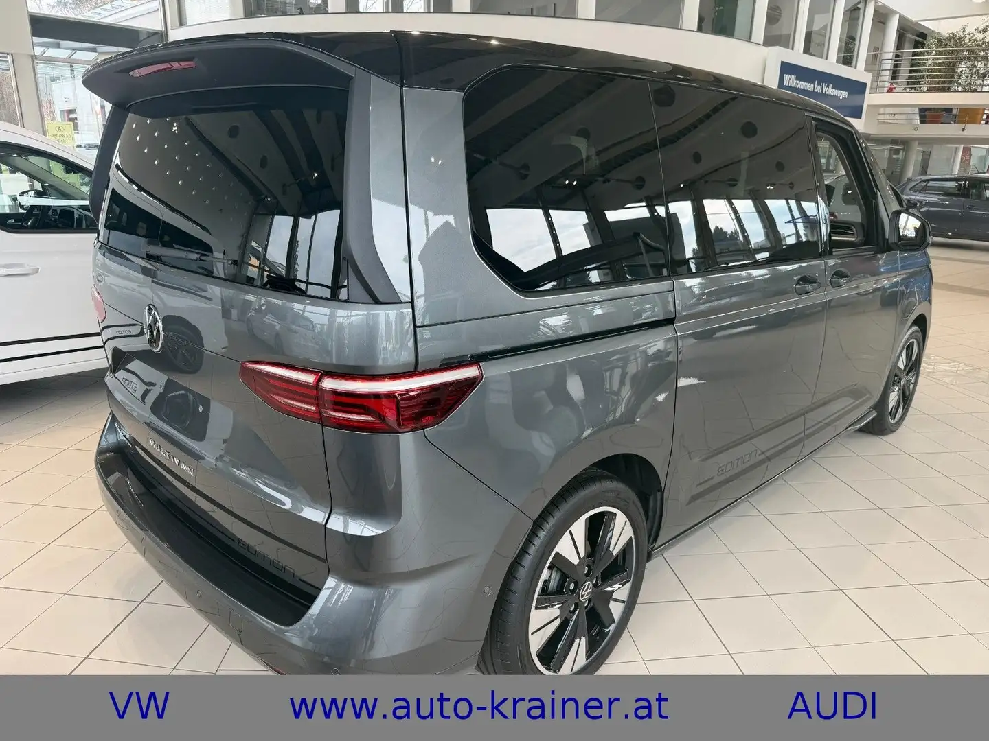 Volkswagen T7 Multivan Edition eHybrid 4MOTION Grau - 2
