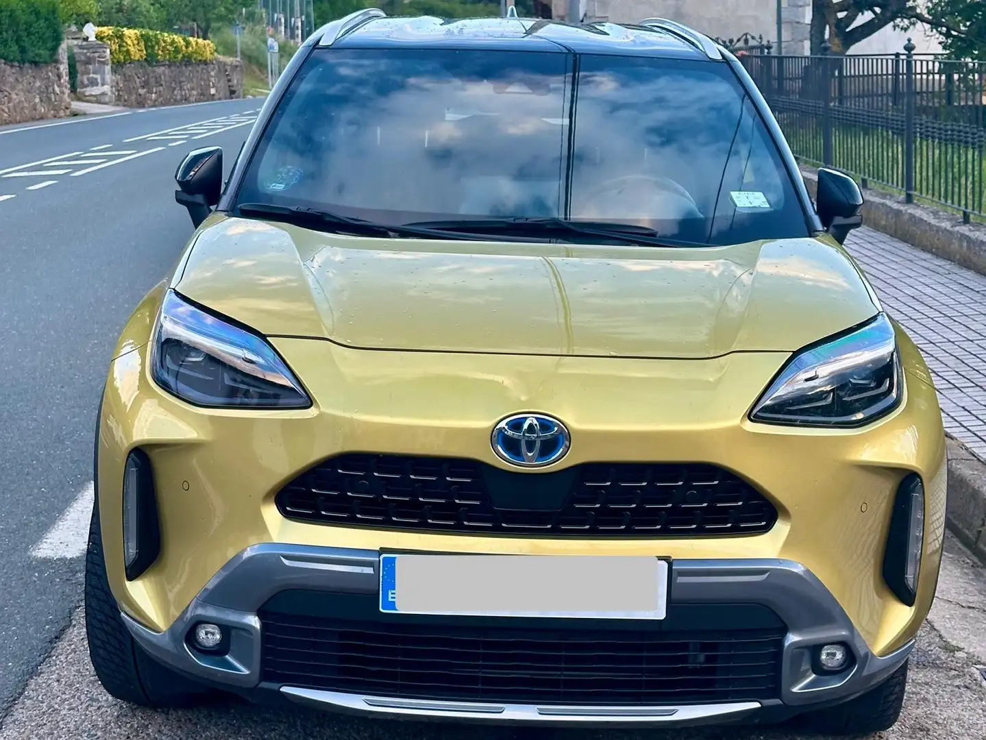 Toyota Yaris Cross Yaris Cross 120H Premier Edition Premier Edition Amarillo - 1