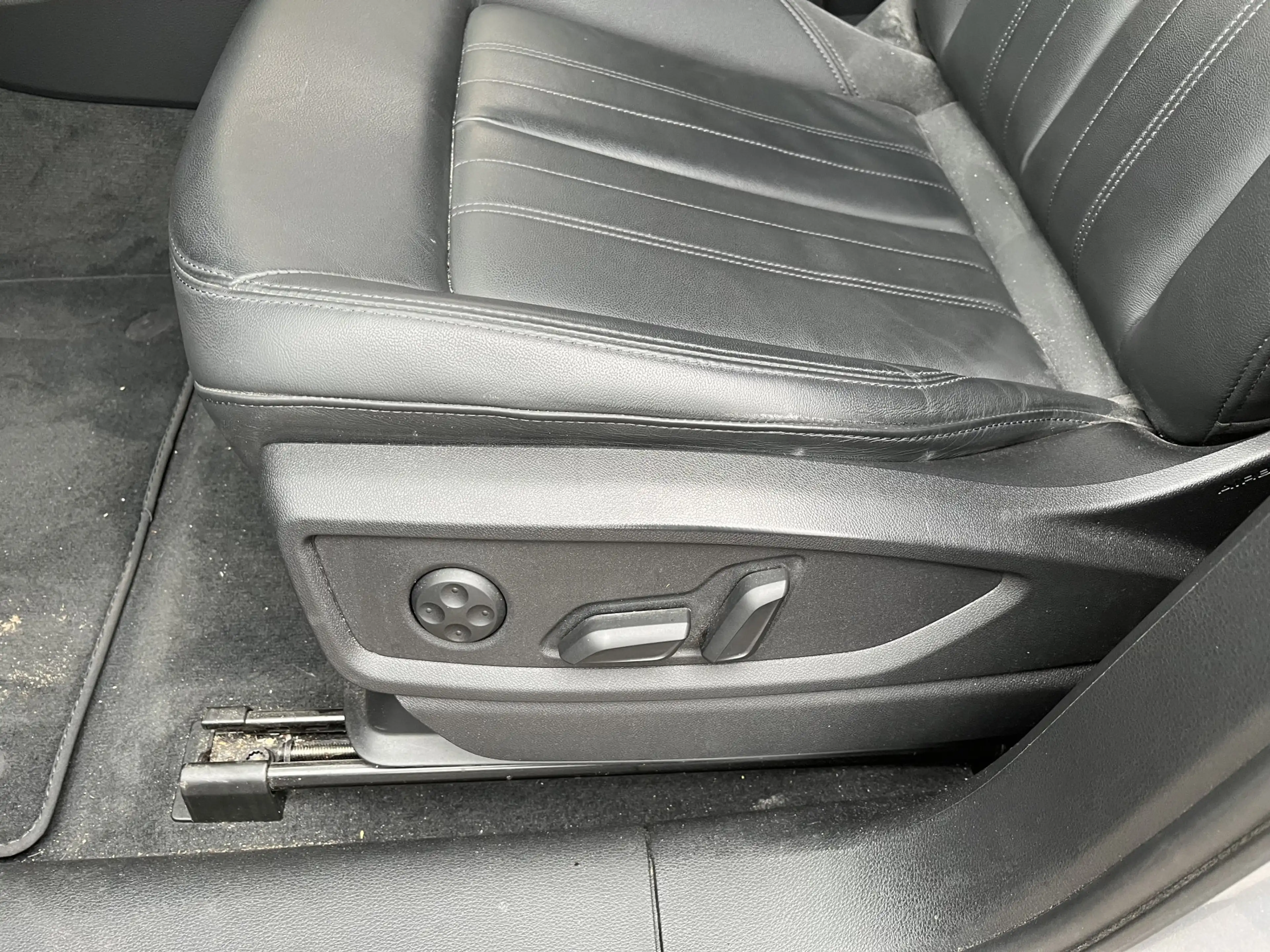 Audi Q5 50 TFSI e Advanced edition / AUTOMAAT/ LEER/ NAVI/ — photo 11