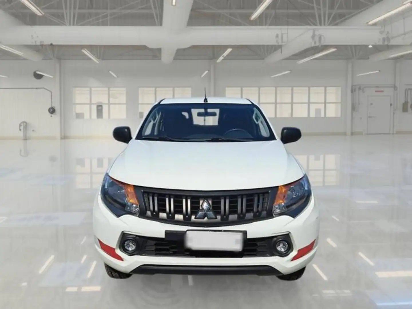 Mitsubishi L200 Cl.cab 2.4d Invite 4wd 154cv N1 E6 Bianco - 2