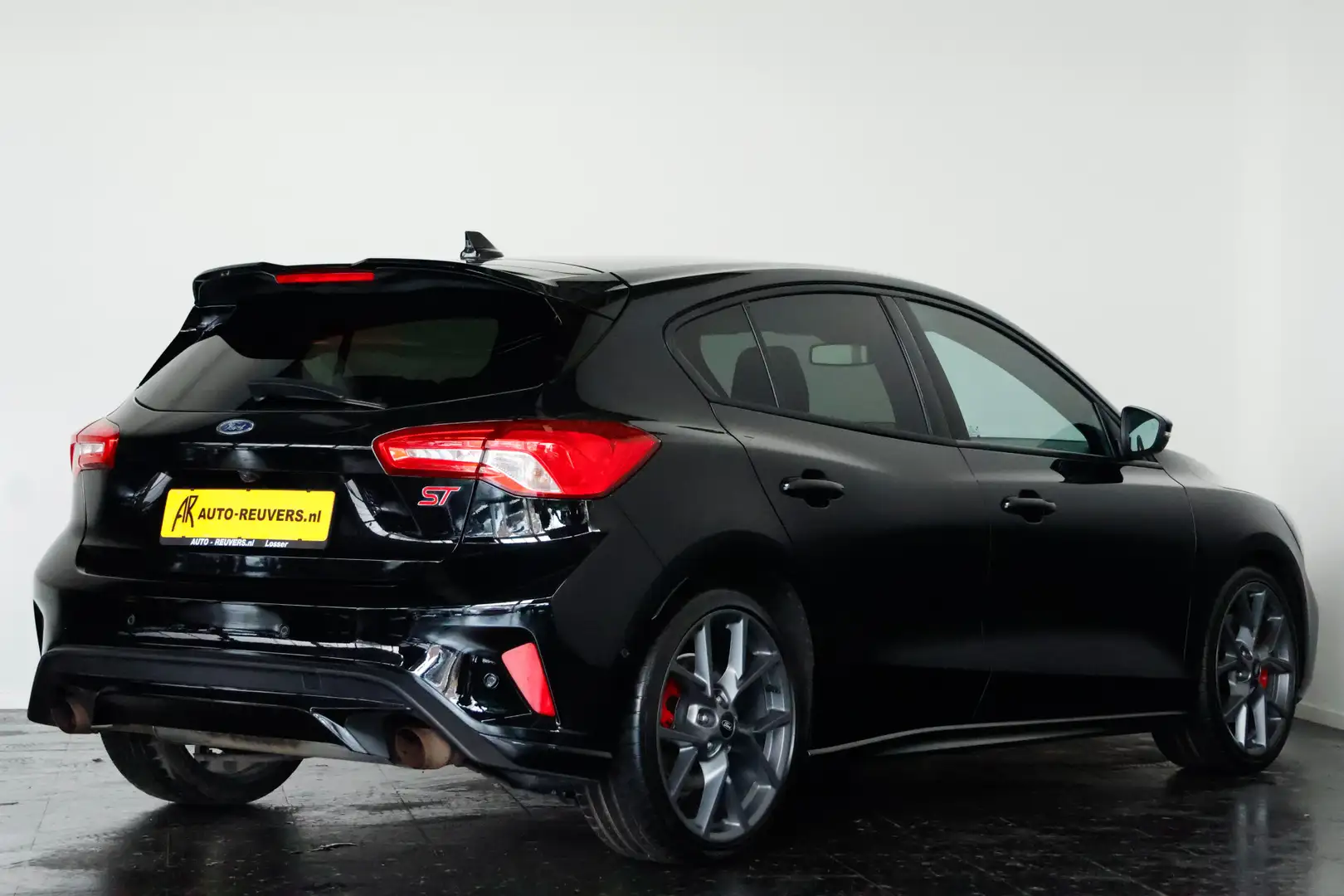 Ford Focus 2.3 EcoBoost ST-3 / Recaro / LED / HUD / CarPlay / Noir - 2