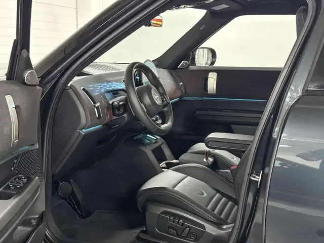 Mini Countryman view 9