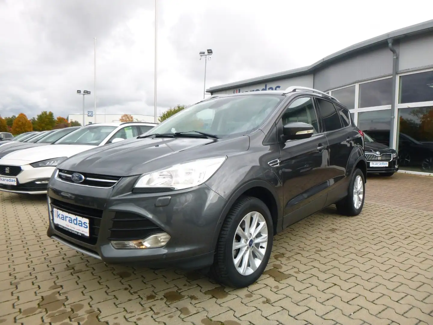 Ford Kuga 2,0 TDCi Titanium 4x4/AHK/Sitzheiz/PDC Grau - 1