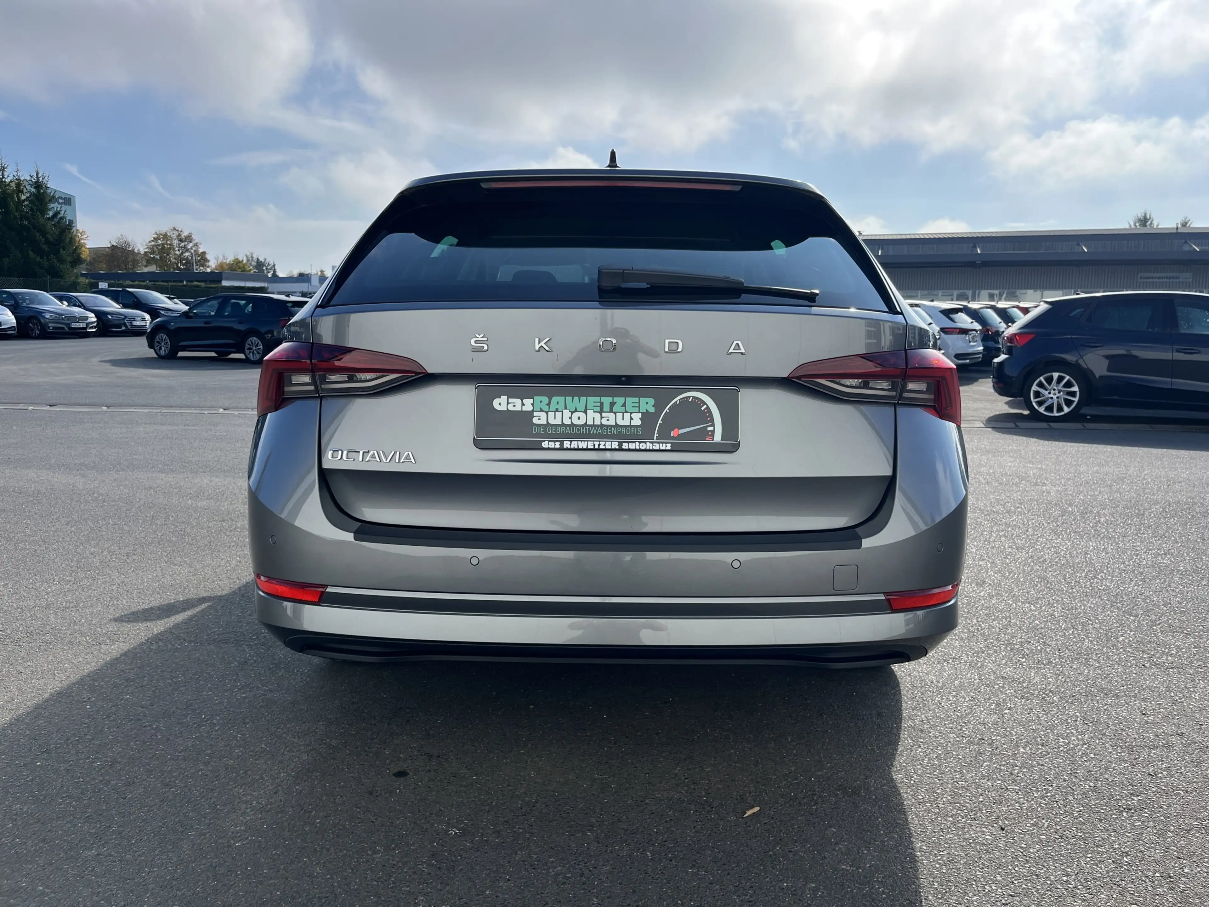 Skoda Octavia Combi 2.0 TDI Blackline AHK-Vorb. Navi LED RFK 4xS — photo 9