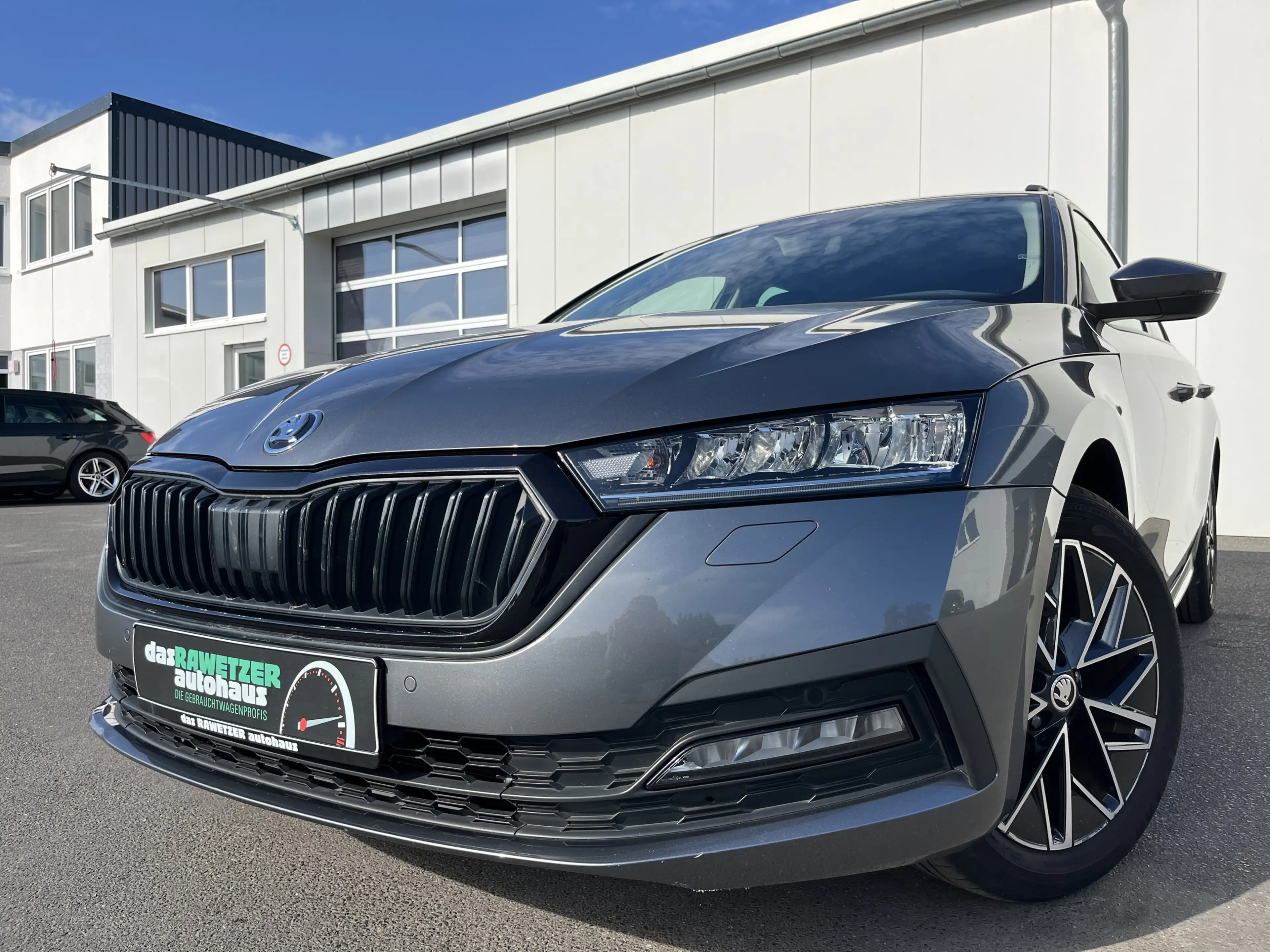Skoda Octavia Combi 2.0 TDI Blackline AHK-Vorb. Navi LED RFK 4xS