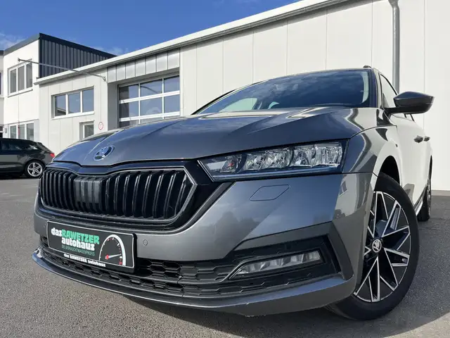 Skoda Octavia Combi 2.0 TDI Blackline AHK Vorb. Navi LED RFK 4xS