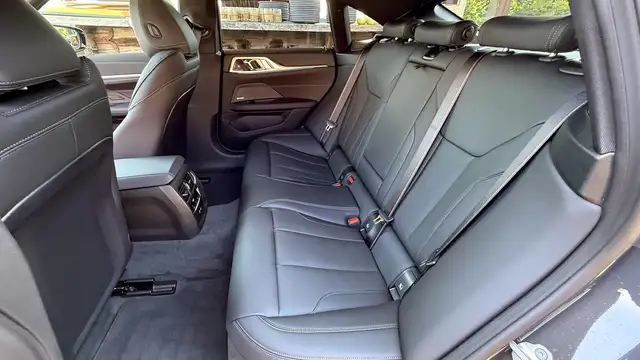 BMW i4 Gran Coupe xDrive M60 83,9kWh Ansicht 18