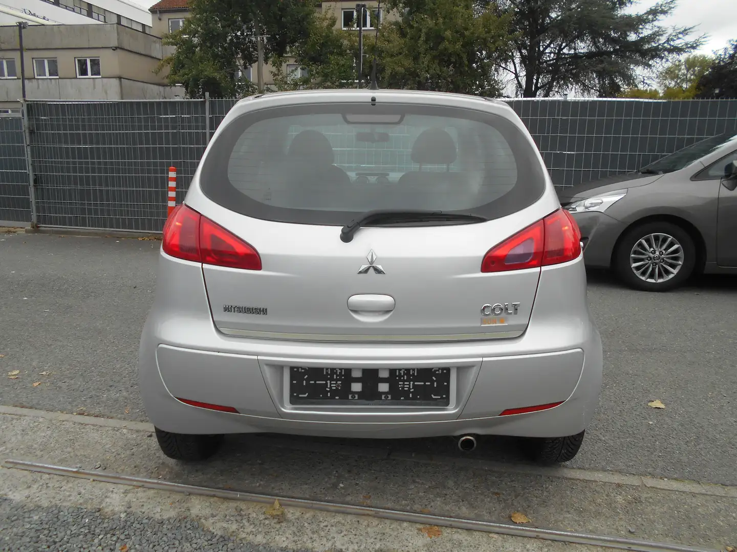 Mitsubishi Colt 1.3 MPI SUN/KLIMA/EURO 4 Grau - 2