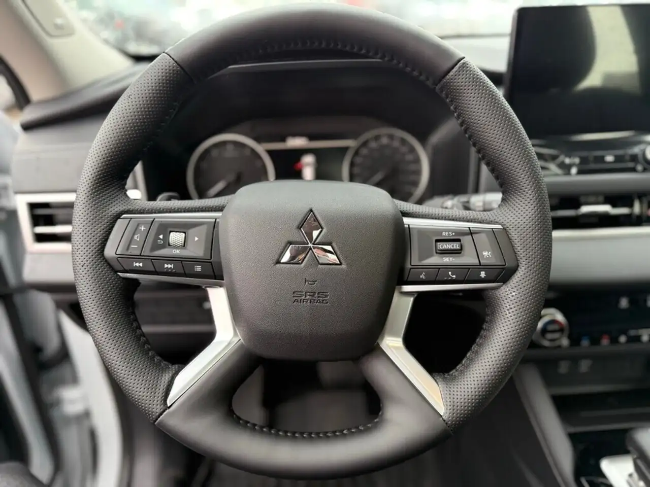 Mitsubishi Outlander снимка Mitsubishi Outlander