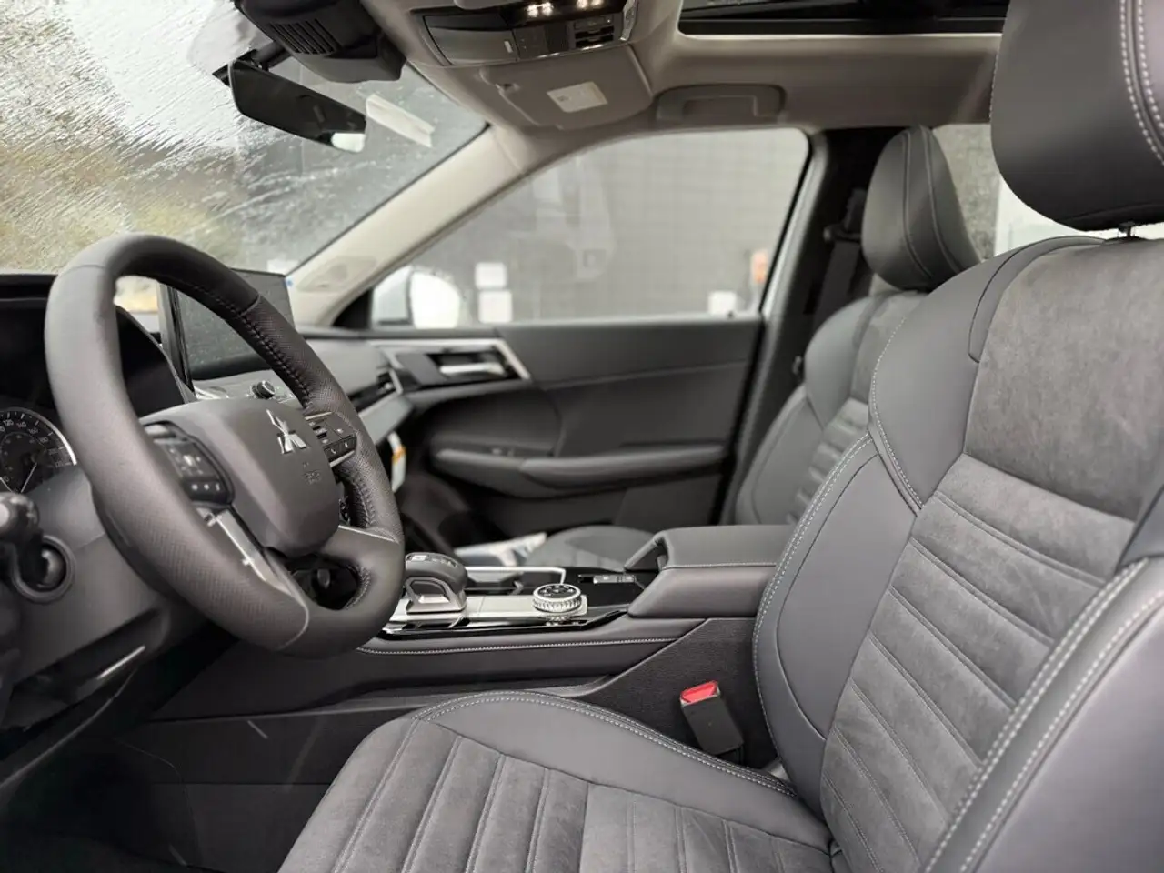 Mitsubishi Outlander снимка Mitsubishi Outlander