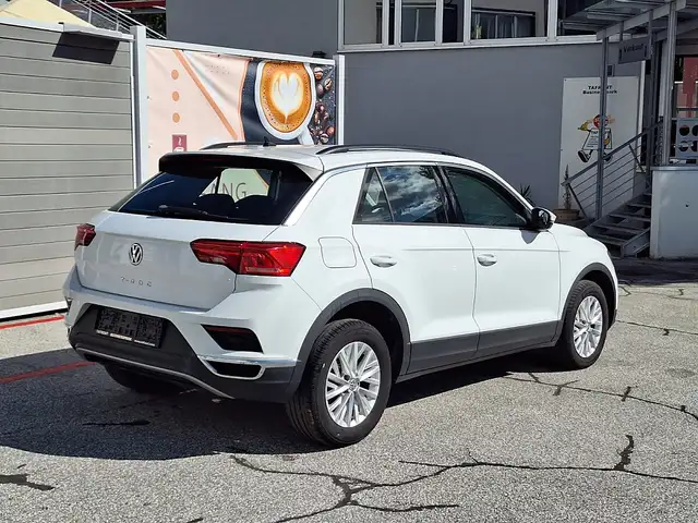 Volkswagen T-Roc view 5