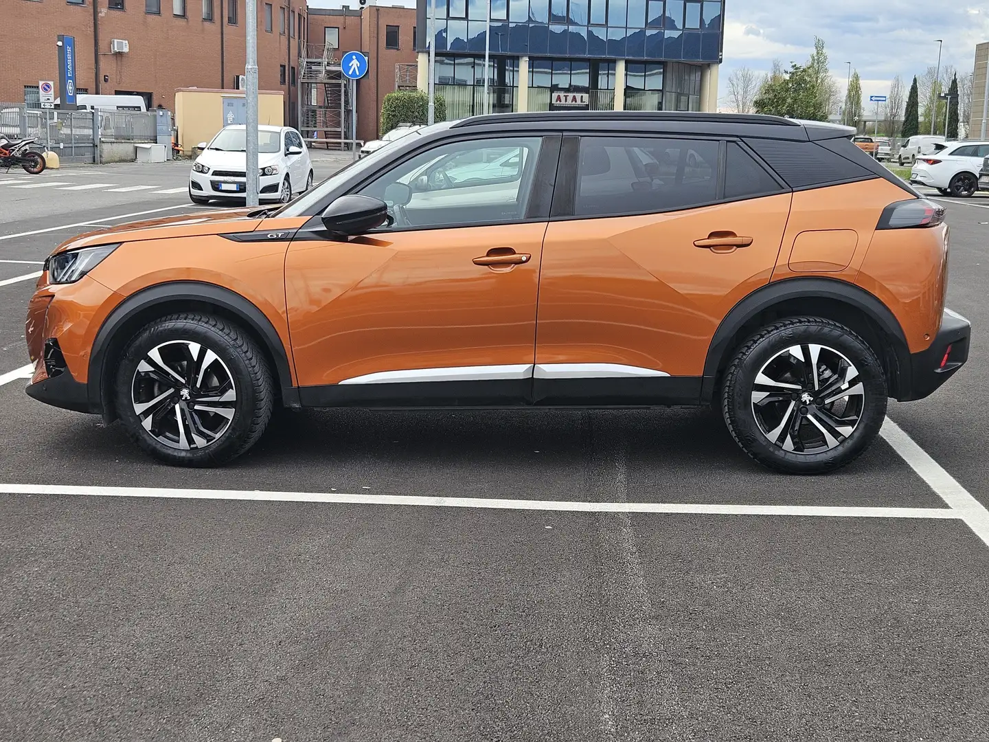 Peugeot 2008 1.5 bluehdi GT s Arancione - 2