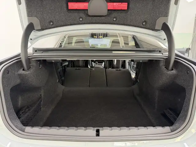 BMW M4 view 19