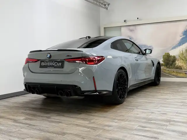BMW M4 view 5