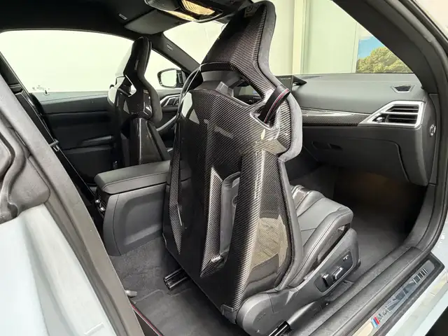 BMW M4 view 24