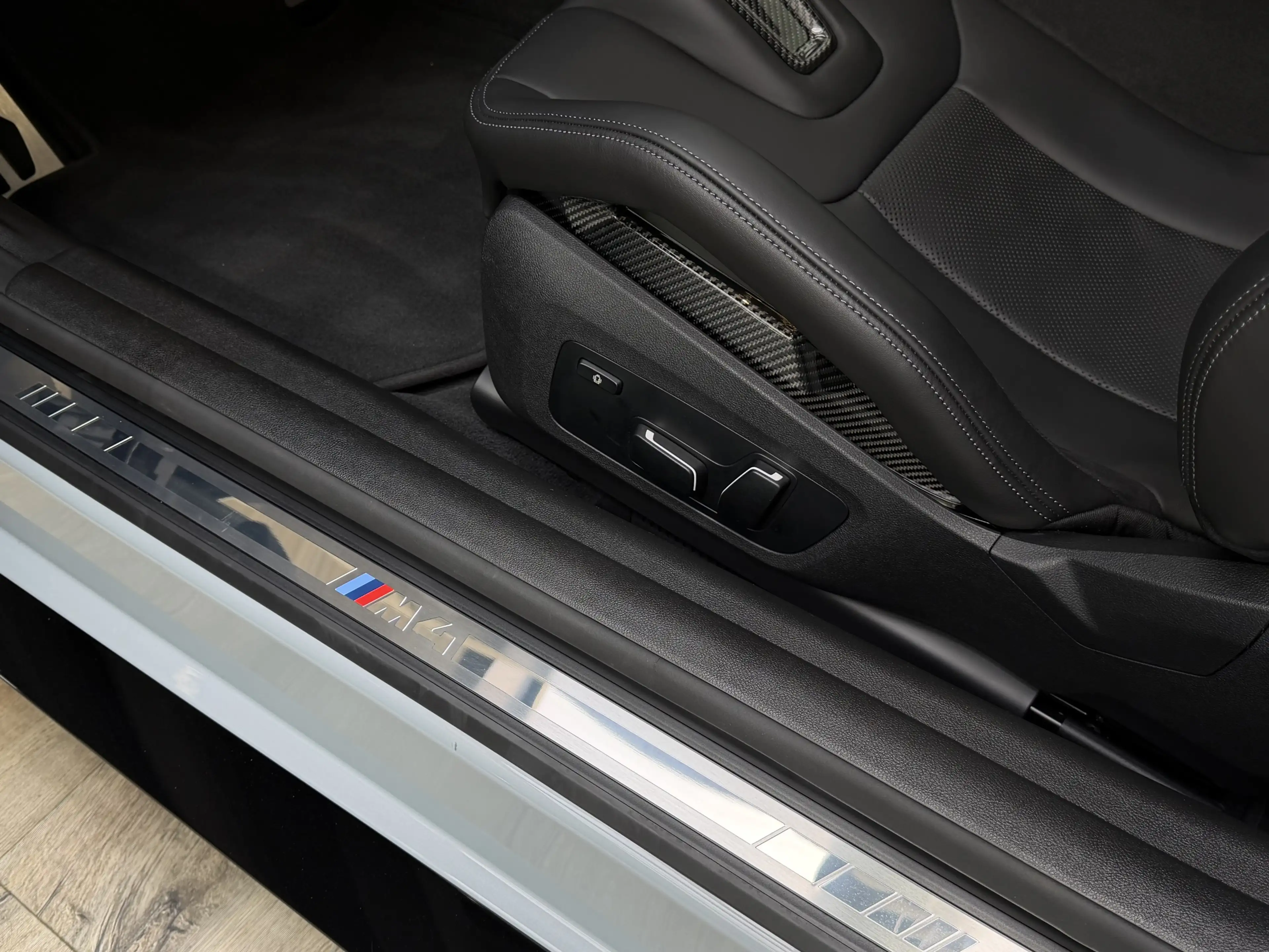 BMW M4 xDrive Comp. Schalensitze ACC 360° M Grafik — photo 15