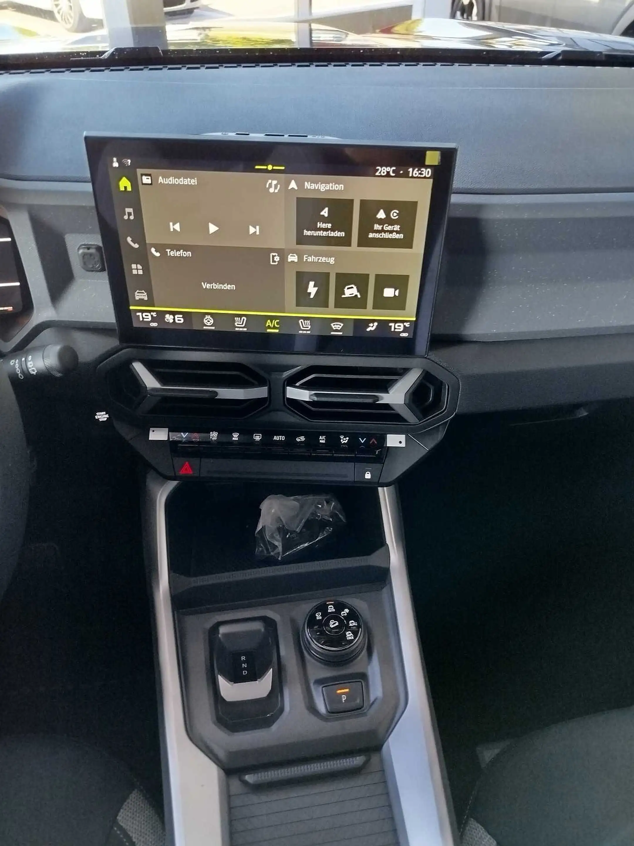 Dacia Bigster Hybrid-G 150 4x4 Journey AHK/PANO/WINTER+/CITY/19Z — photo 13
