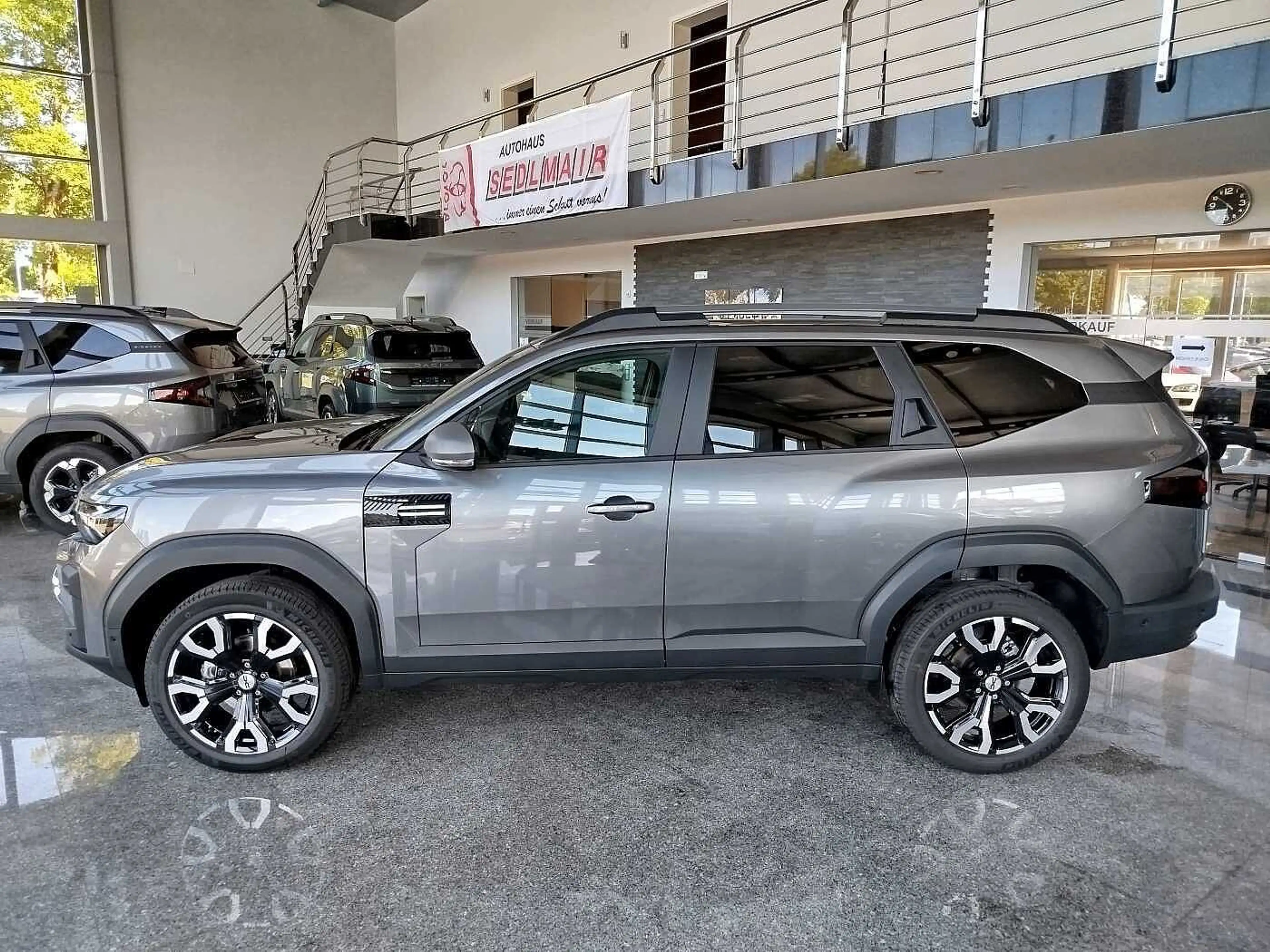 Dacia Bigster Hybrid-G 150 4x4 Journey AHK/PANO/WINTER+/CITY/19Z — photo 6