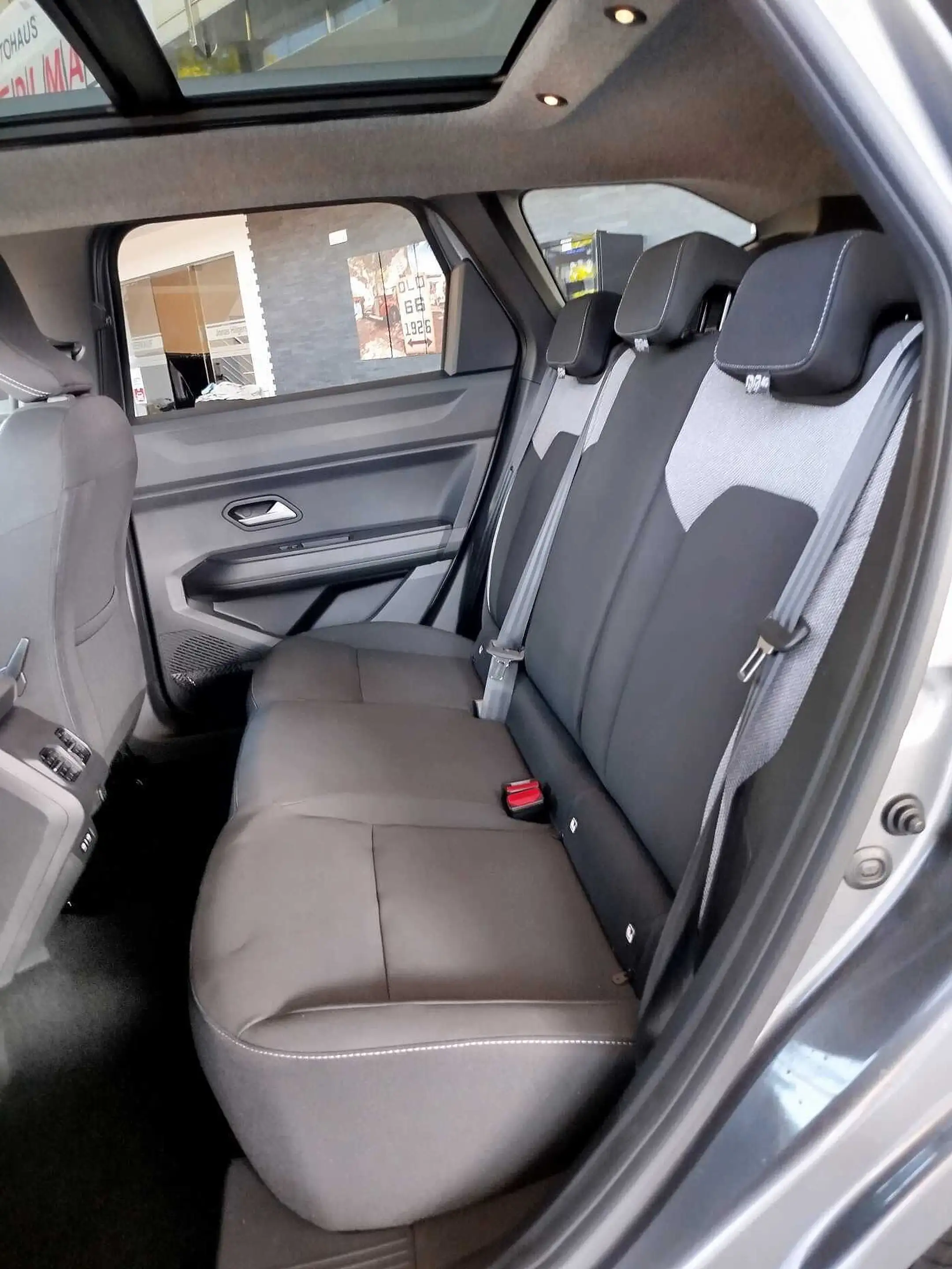 Dacia Bigster Hybrid-G 150 4x4 Journey AHK/PANO/WINTER+/CITY/19Z — photo 11