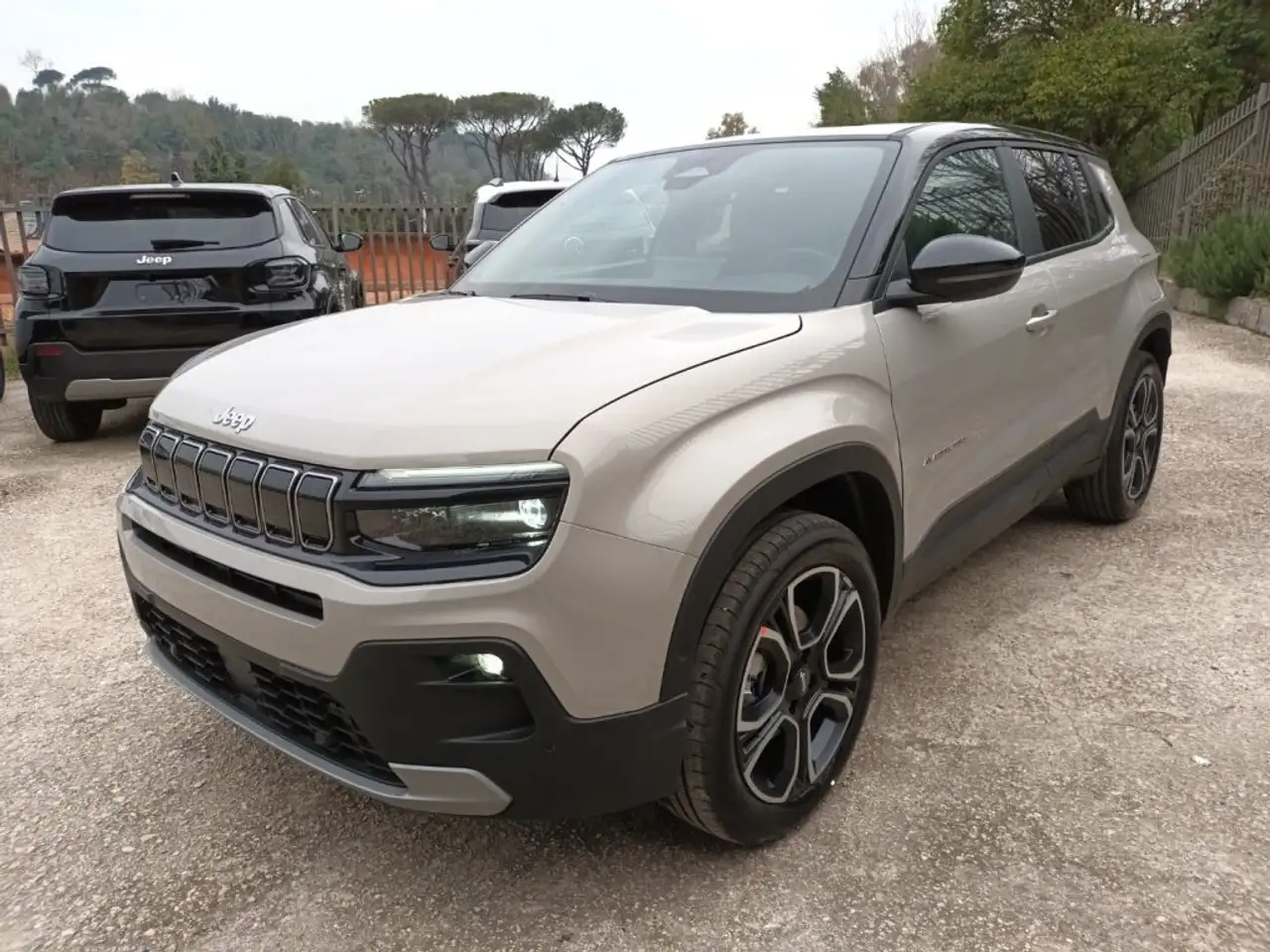 Jeep Avenger 1200 E-HYBRID SUMMIT 110CV AUTOM PACK WINTER PELLE 3