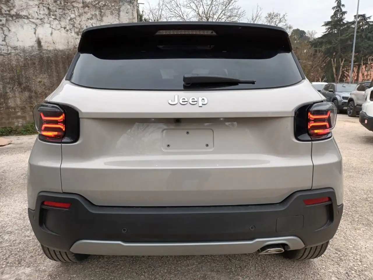 Jeep Avenger 1200 E-HYBRID SUMMIT 110CV AUTOM PACK WINTER PELLE 5