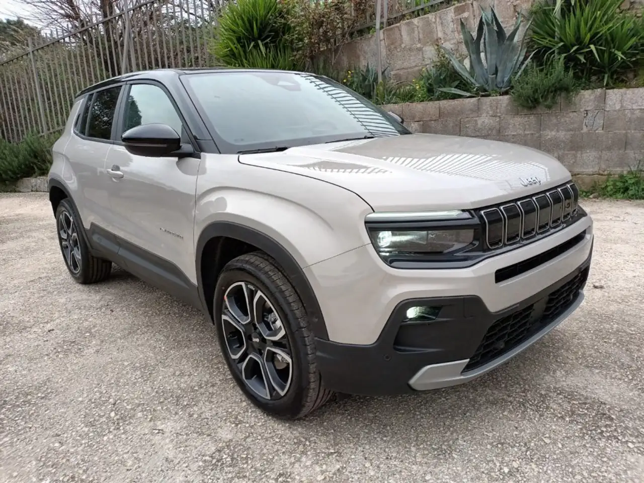 Jeep Avenger 1200 E-HYBRID SUMMIT 110CV AUTOM PACK WINTER PELLE