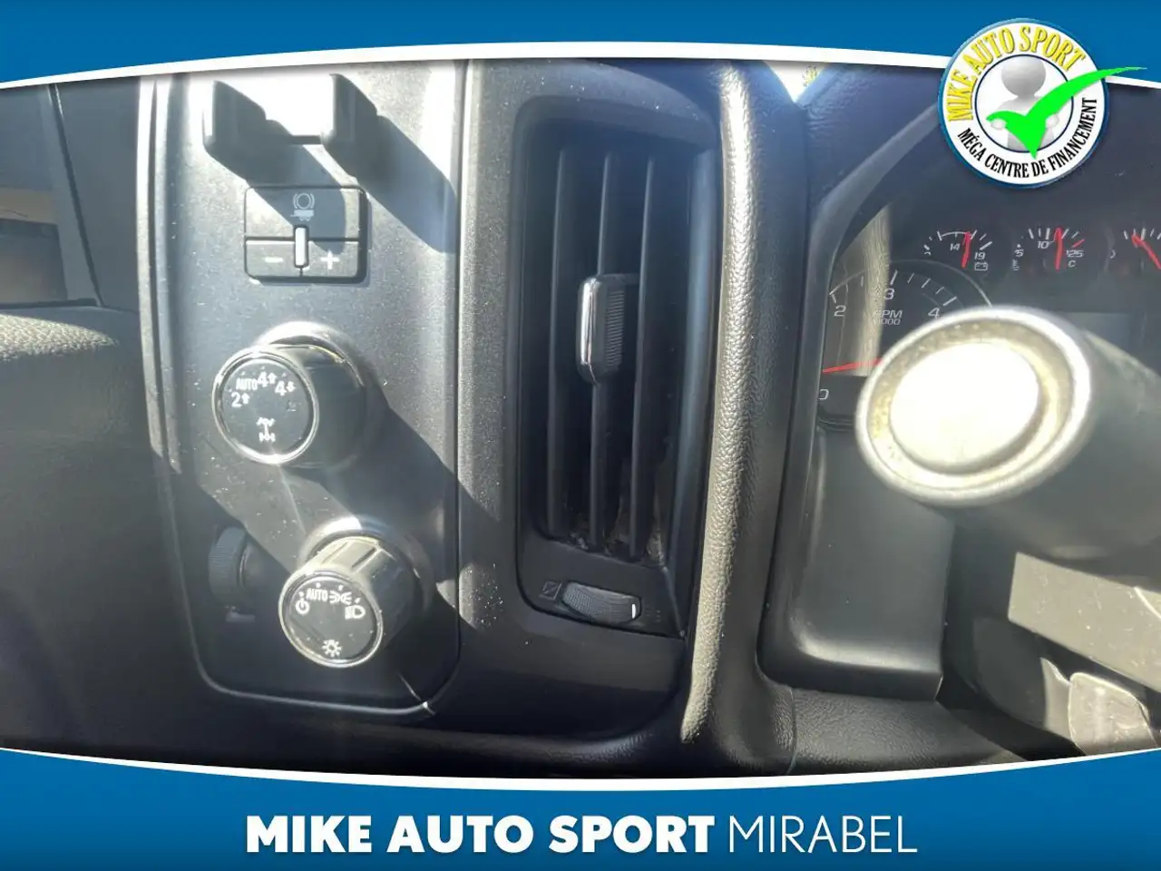 Chevrolet Silverado 1500 photo Chevrolet Silverado 1500