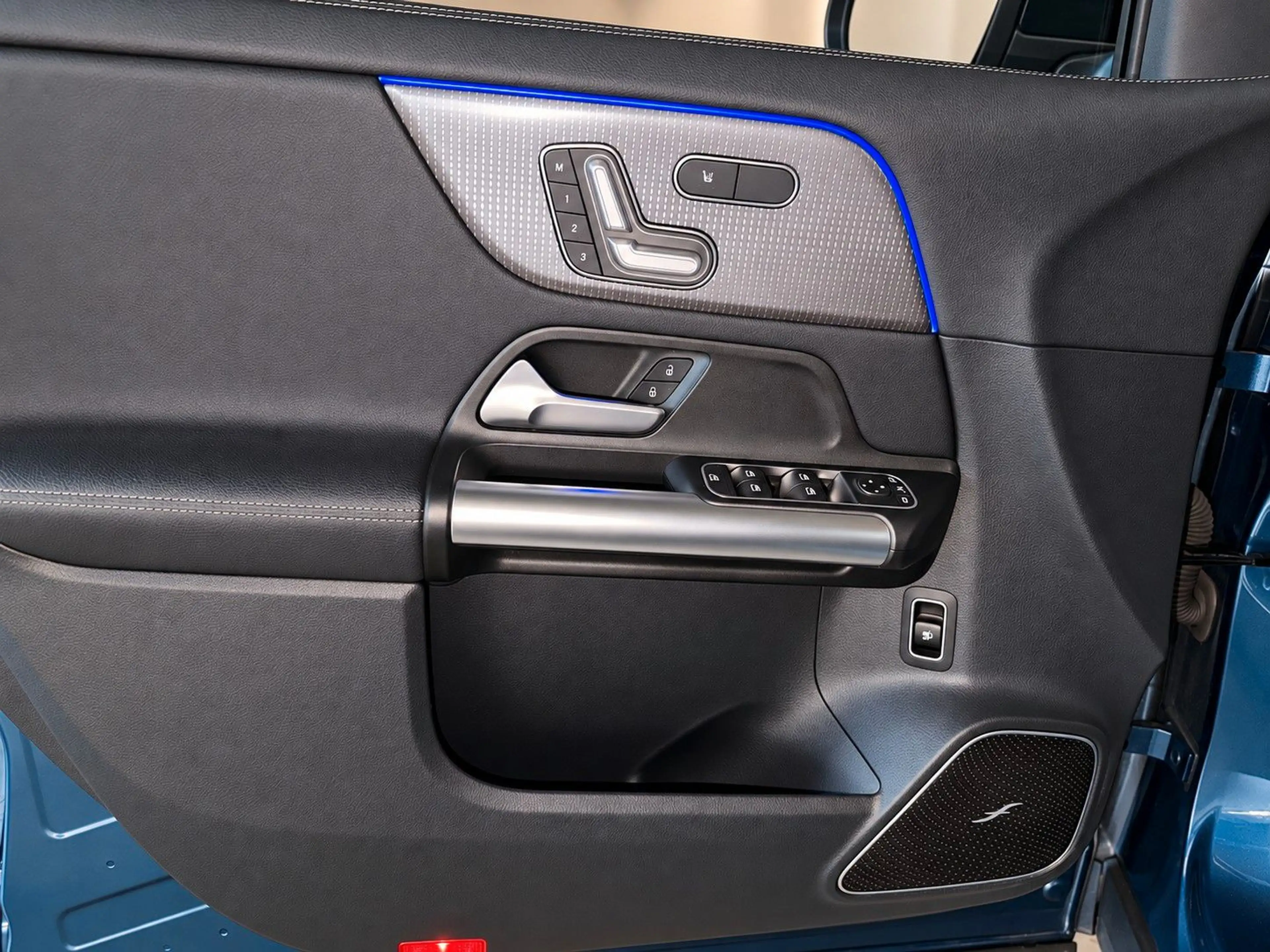 Mercedes-Benz EQA 250 Progressive Night AHK HUD 360° Burmester — photo 14