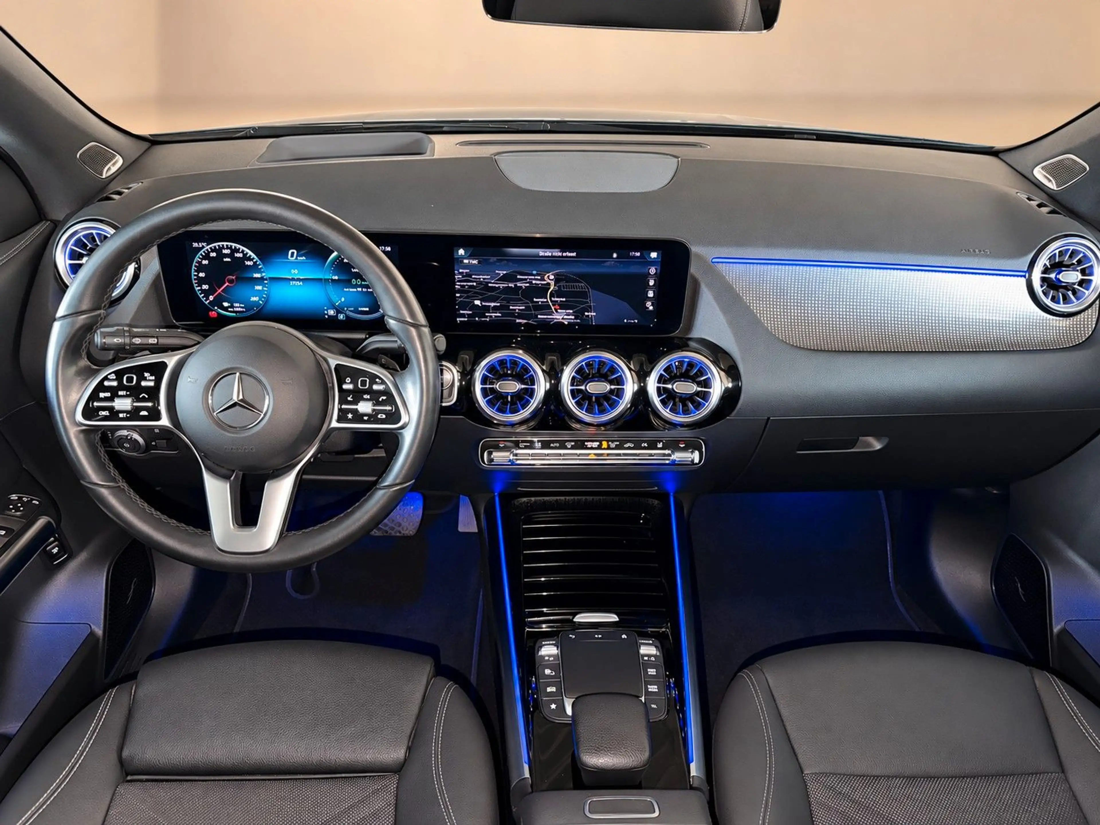 Mercedes-Benz EQA 250 Progressive Night AHK HUD 360° Burmester — photo 12