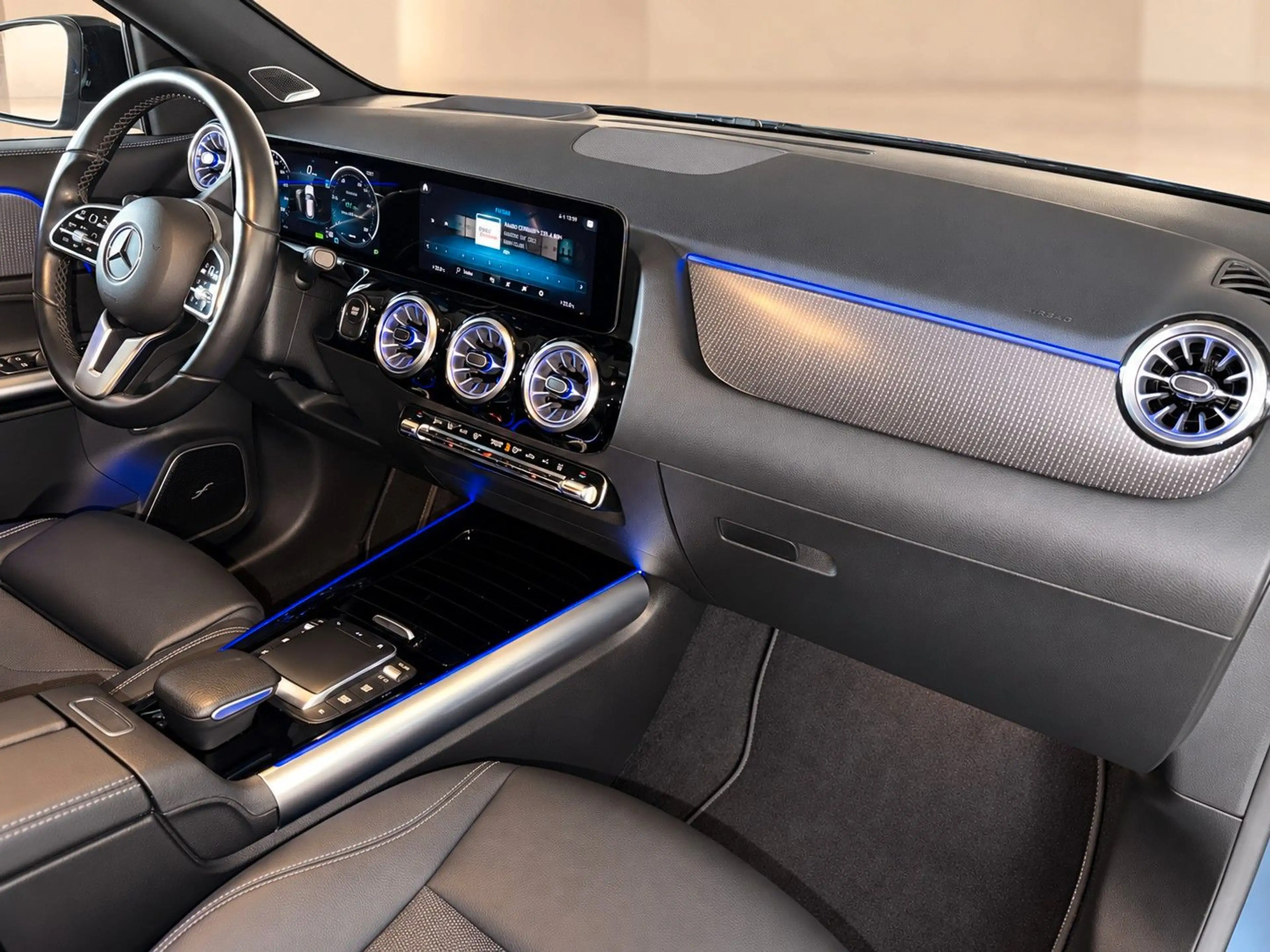 Mercedes-Benz EQA 250 Progressive Night AHK HUD 360° Burmester — photo 13