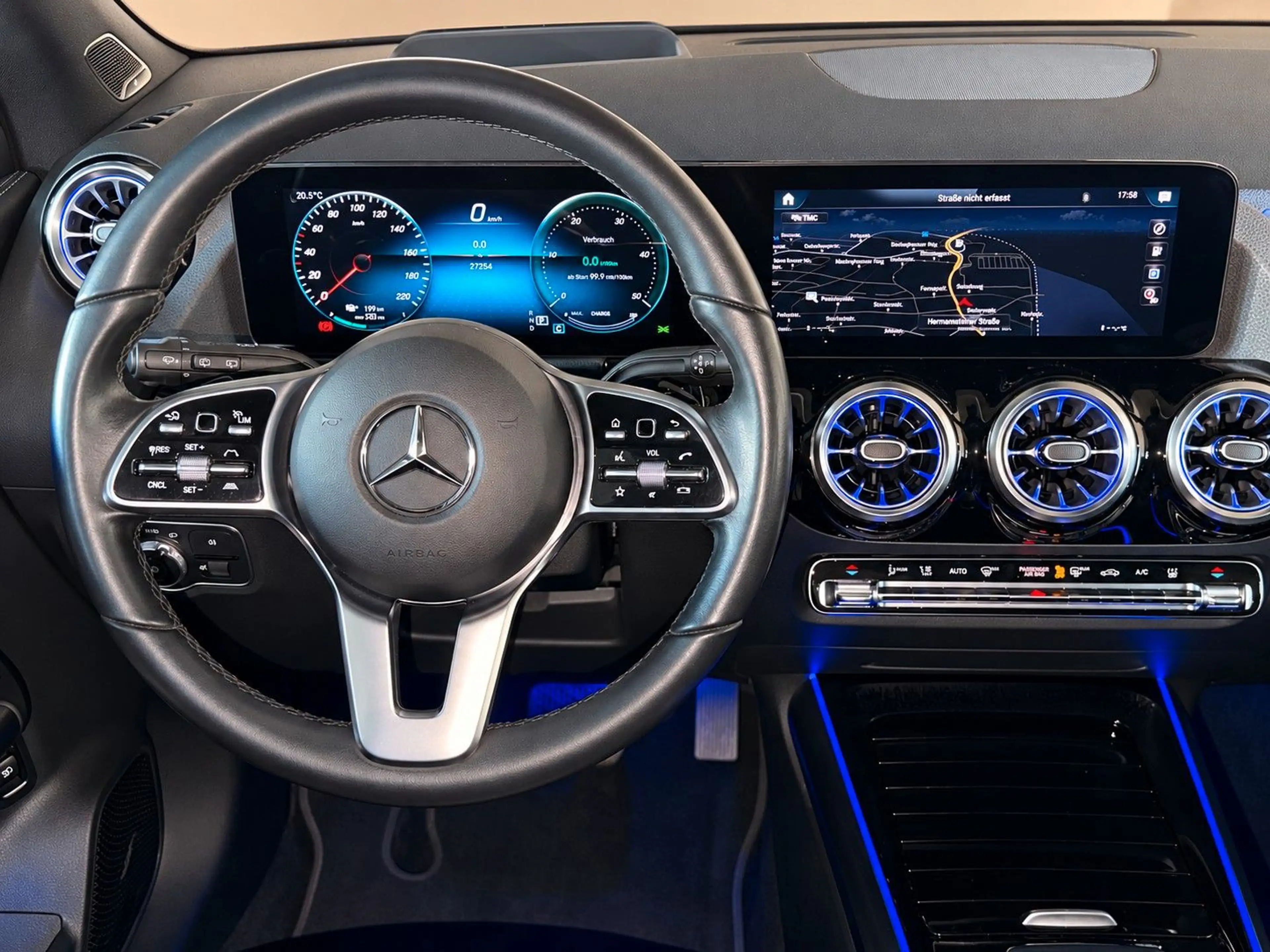 Mercedes-Benz EQA 250 Progressive Night AHK HUD 360° Burmester — photo 11