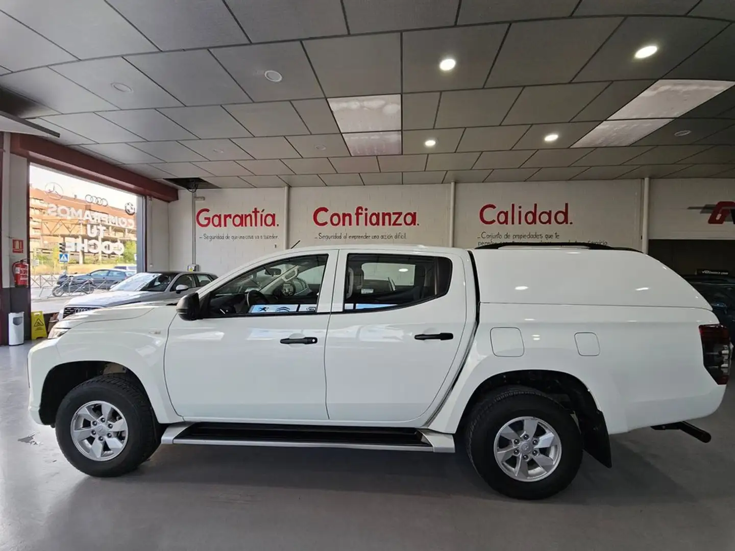Mitsubishi L200 2.2 DI-D 4WD Blanco - 2