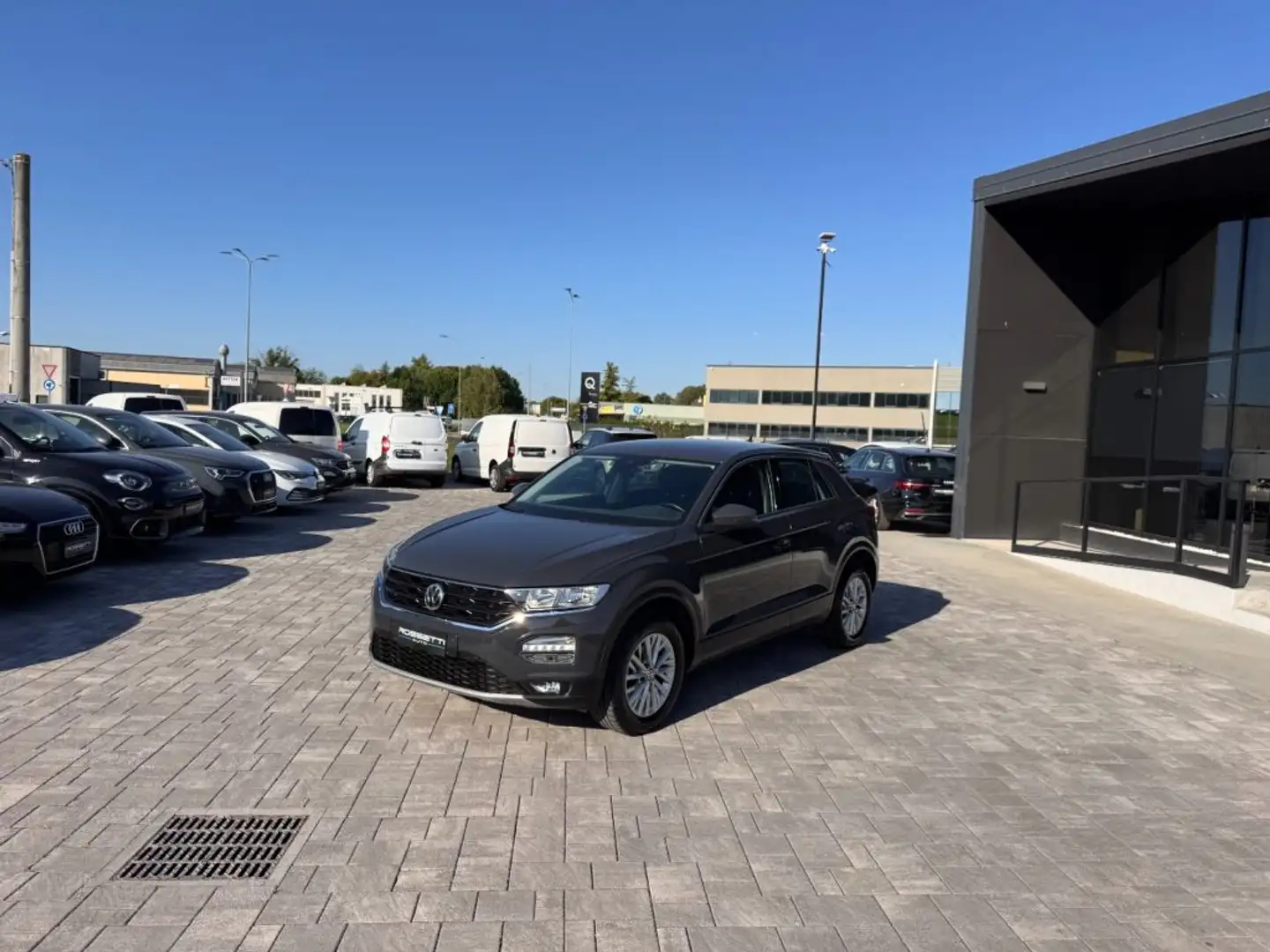 Volkswagen T-Roc 1.6 TDI SCR BlueMotion ANCHE NEOPATENTATI Grigio - 1