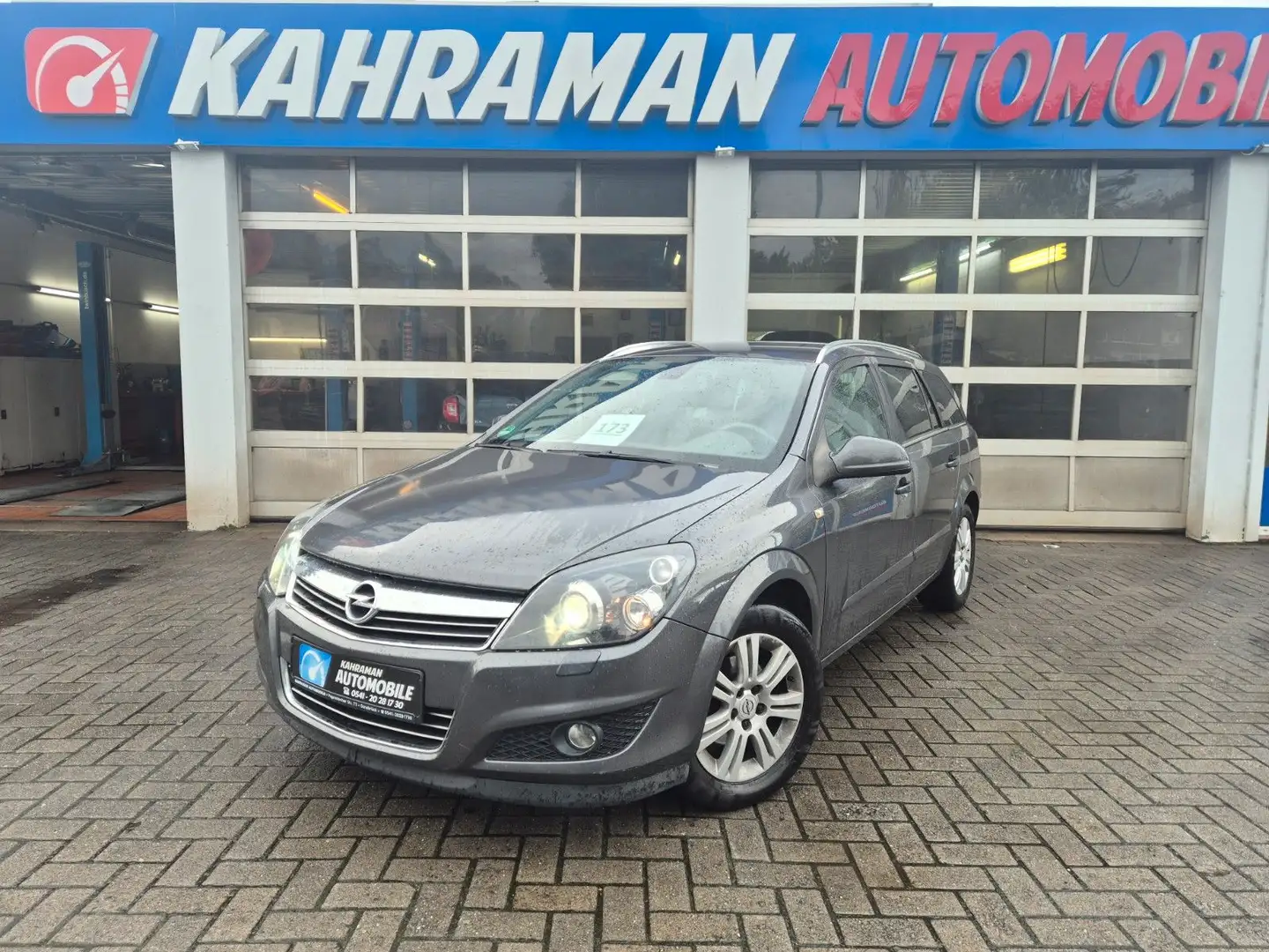 Opel Astra H Caravan Innovation*Automatik* Gris - 1