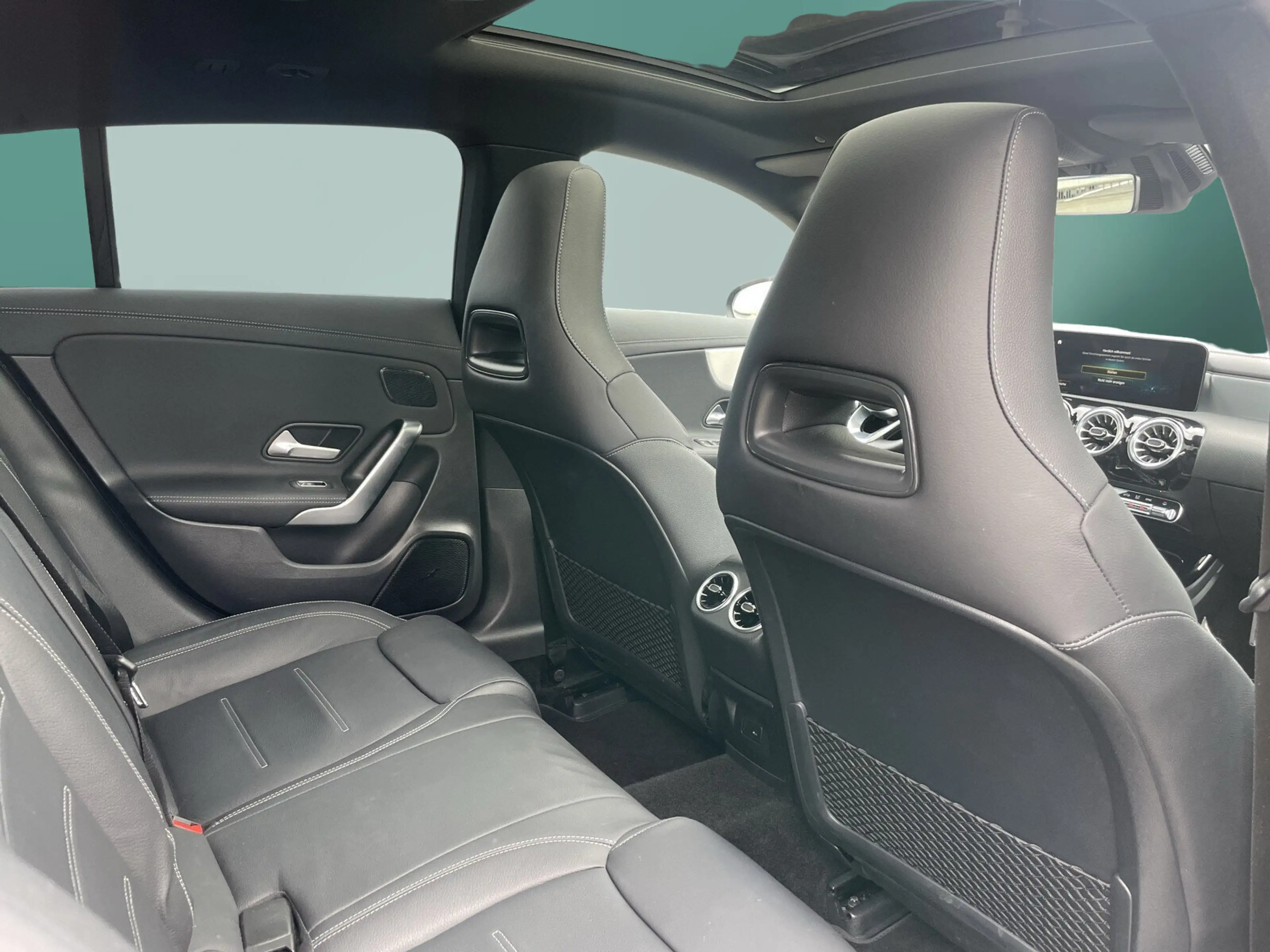 Mercedes-Benz CLA 220 CLA 220 d SB AMG*NIGHT*19*PANO*KAM*MLED*LEDER* — photo 13
