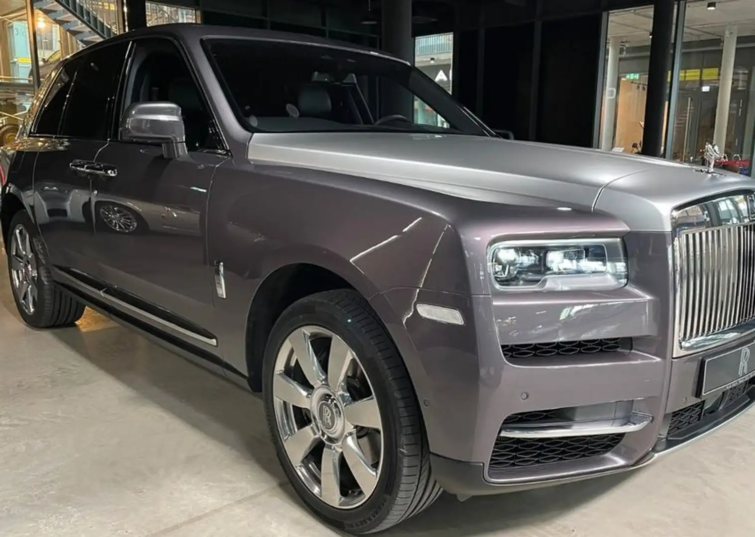 Rolls-Royce Cullinan Gris - 1