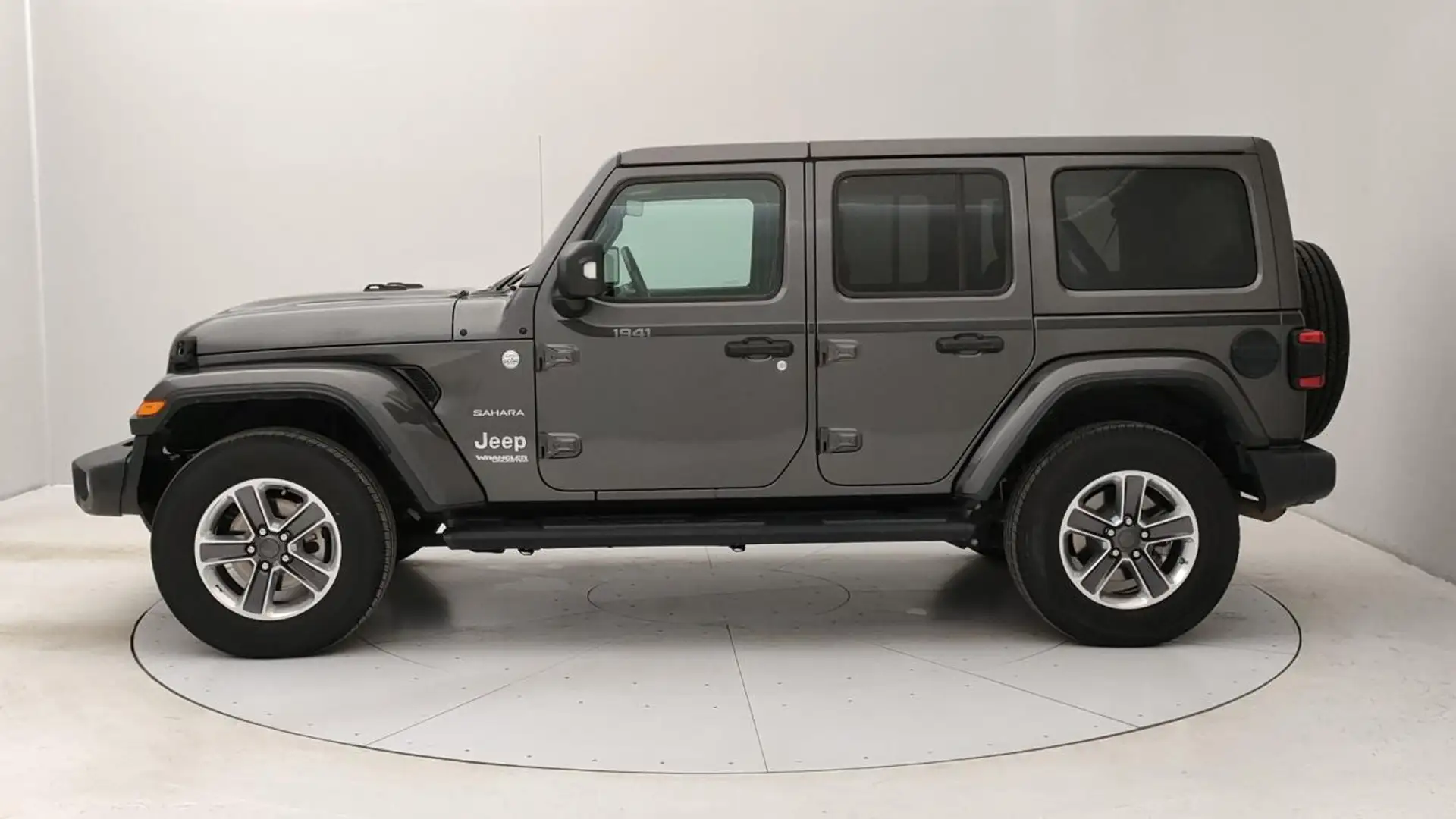 Jeep Wrangler Unlimited 2.2 mjt II Sahara auto Grigio - 2