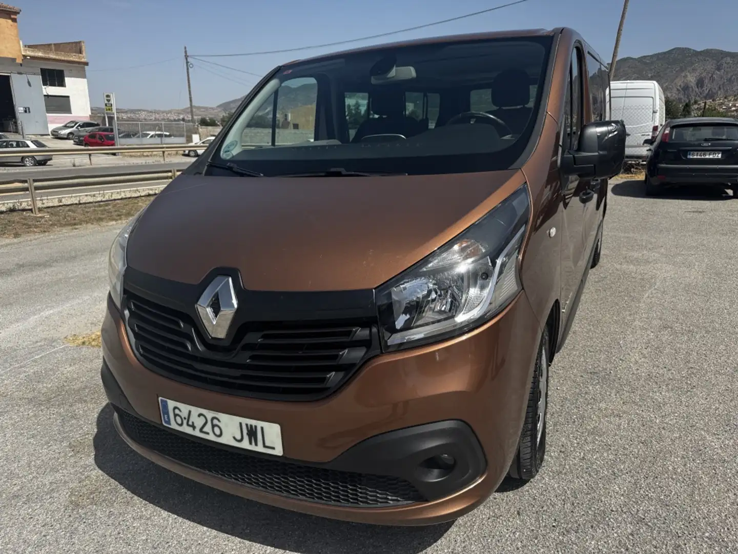 Renault Trafic Passenger 1.6dCi TT Energy 107kW Marrón - 2
