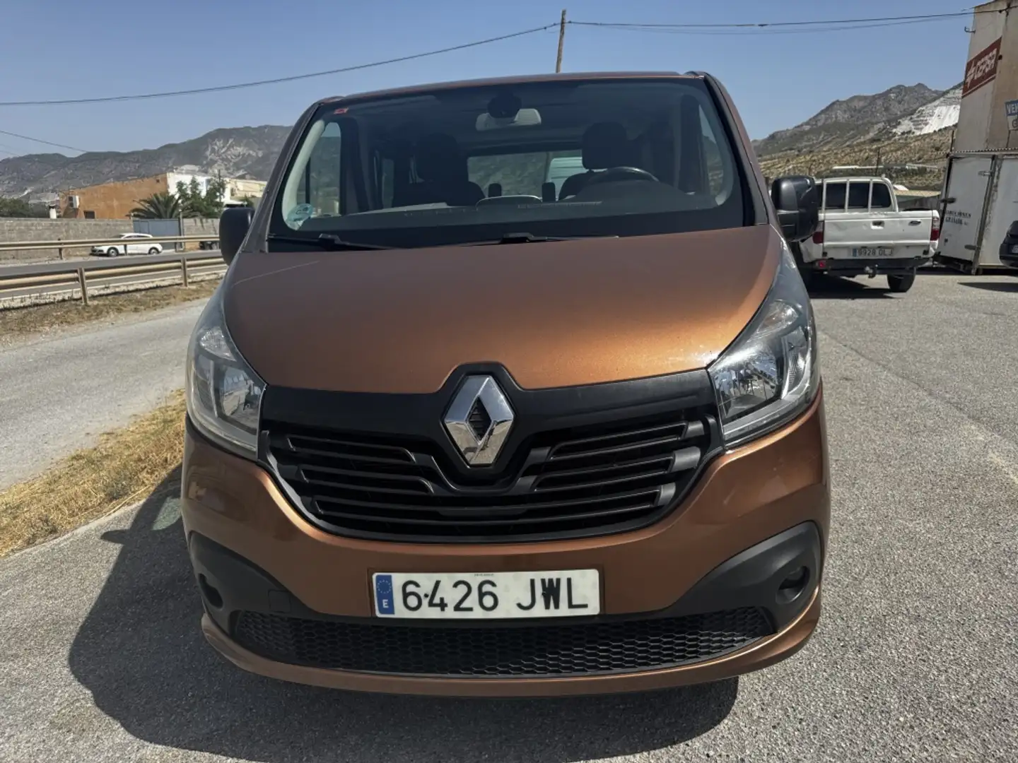 Renault Trafic Passenger 1.6dCi TT Energy 107kW Marrón - 1