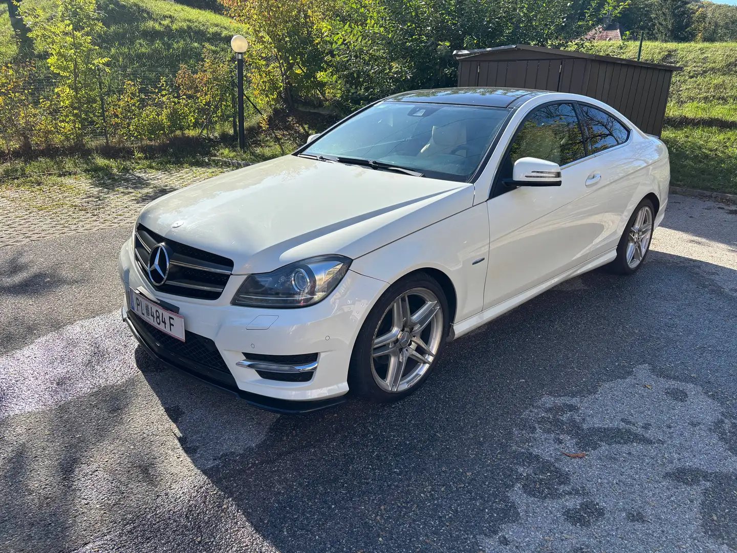 Mercedes-Benz C 250 C 250 CDI BlueEfficiency Coupe Aut. Weiß - 1