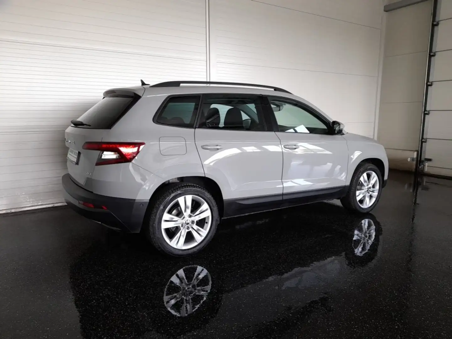 Skoda Karoq STYLE 4x4 2,0 TDI DSG *VOLL-LED / NAVI / AHV / ACC / E-KLAPPE / KEYLESS / VERKEHRSZEICHEN & SPURHALTEASSIST* Grau - 2